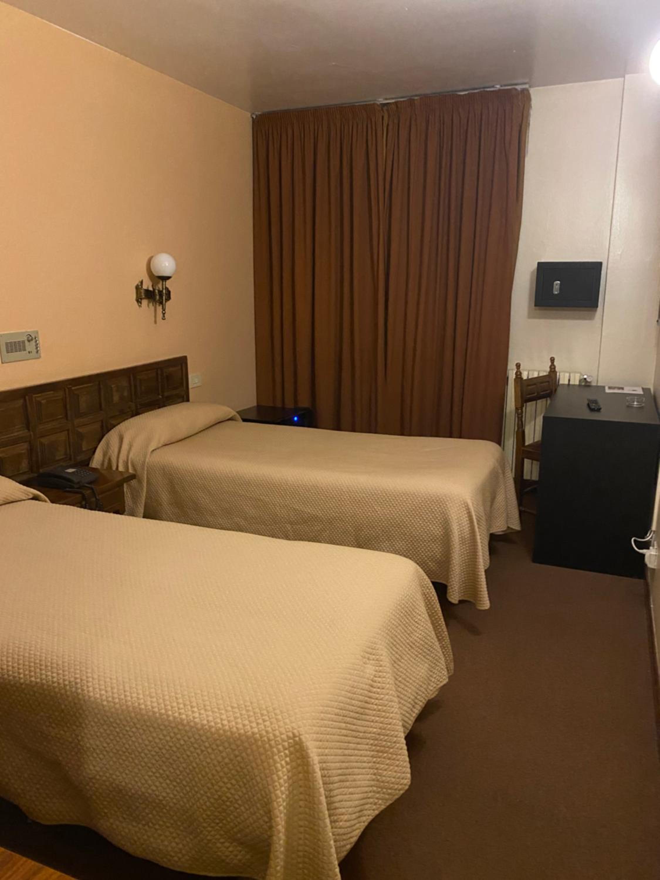 Standard Twin Room photo 3