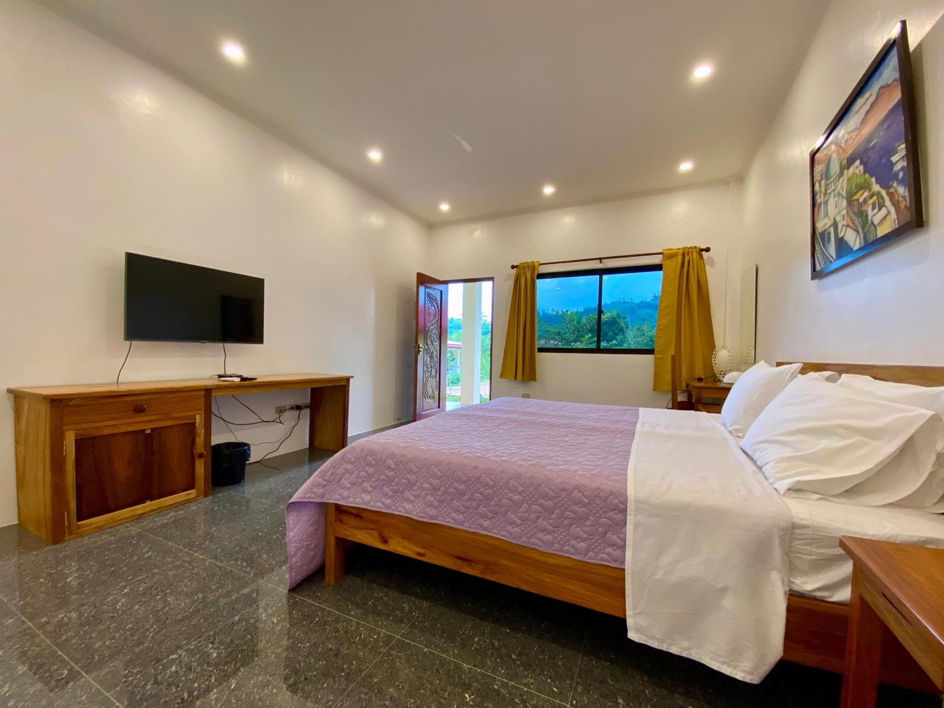 Superior King Room - Photo 8