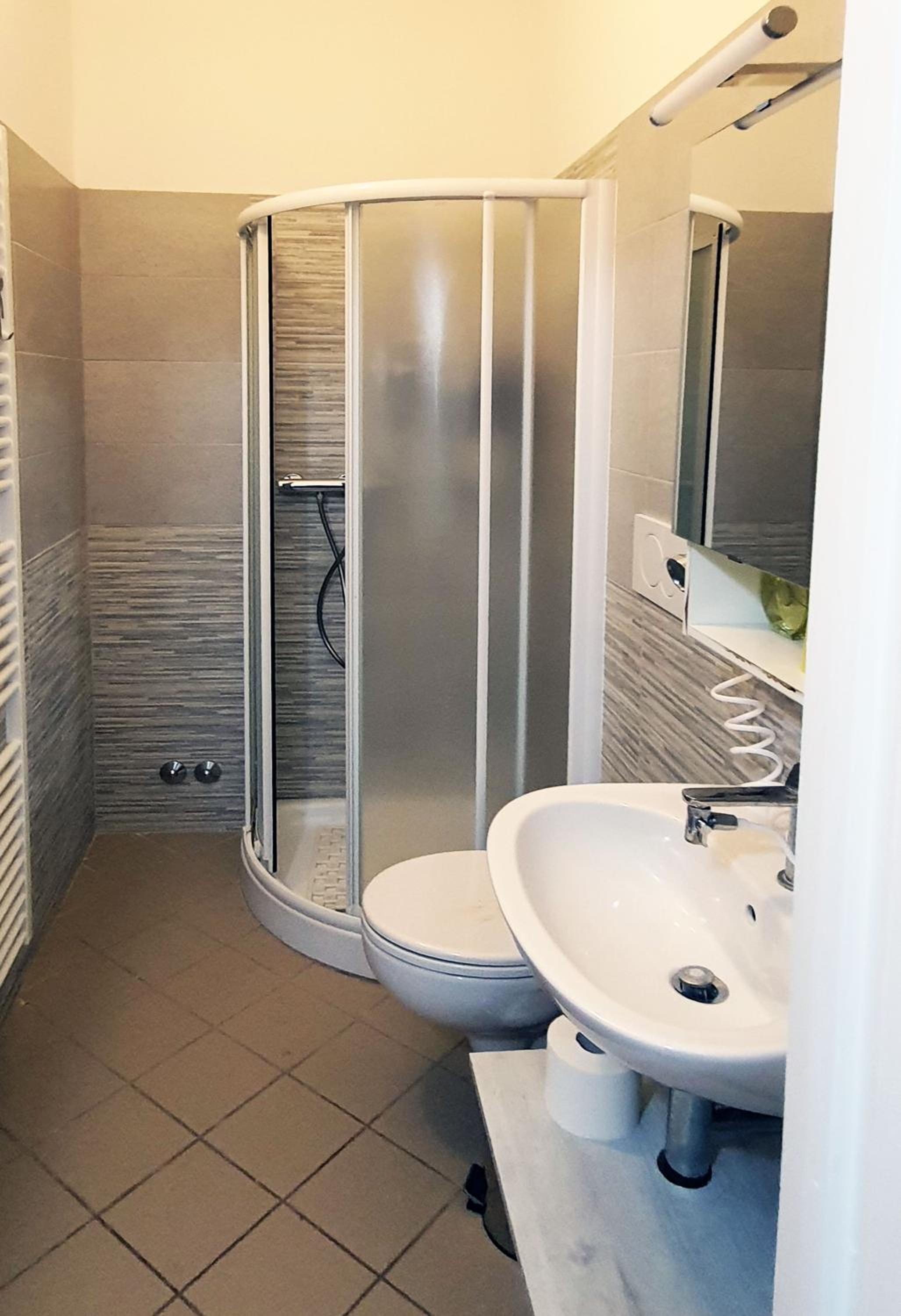 Twin Room With Private External Bathroom photo 2