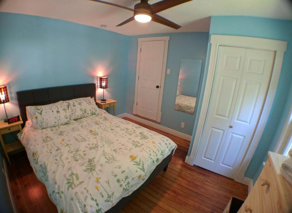 Family Room photo 3