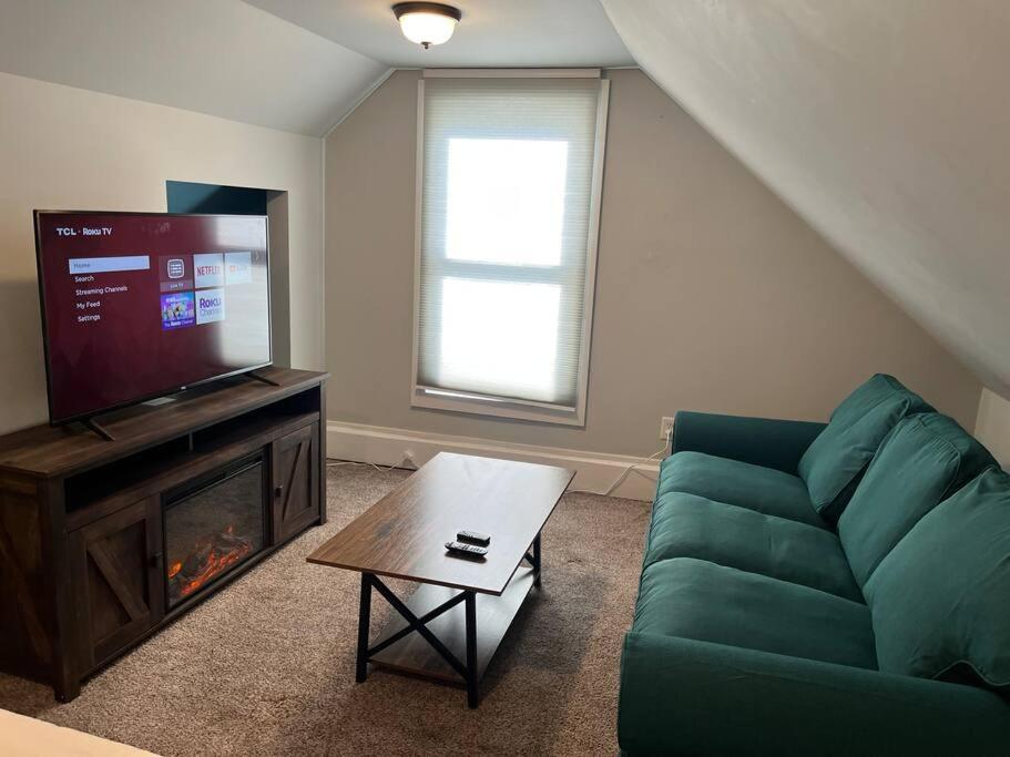 Family Room photo 3