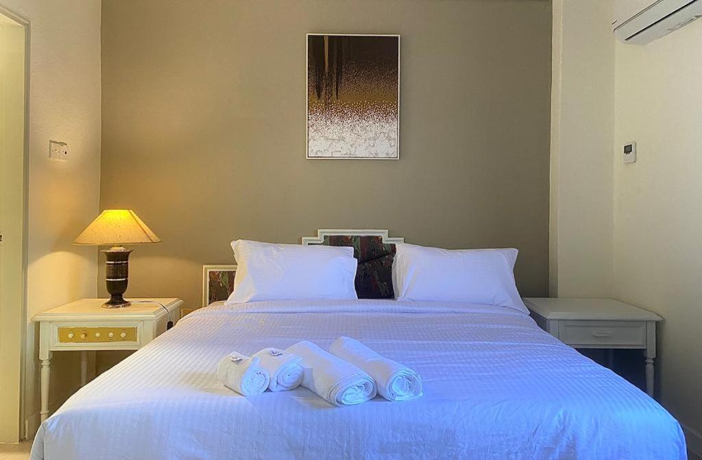 Executive Suite - Photo 4