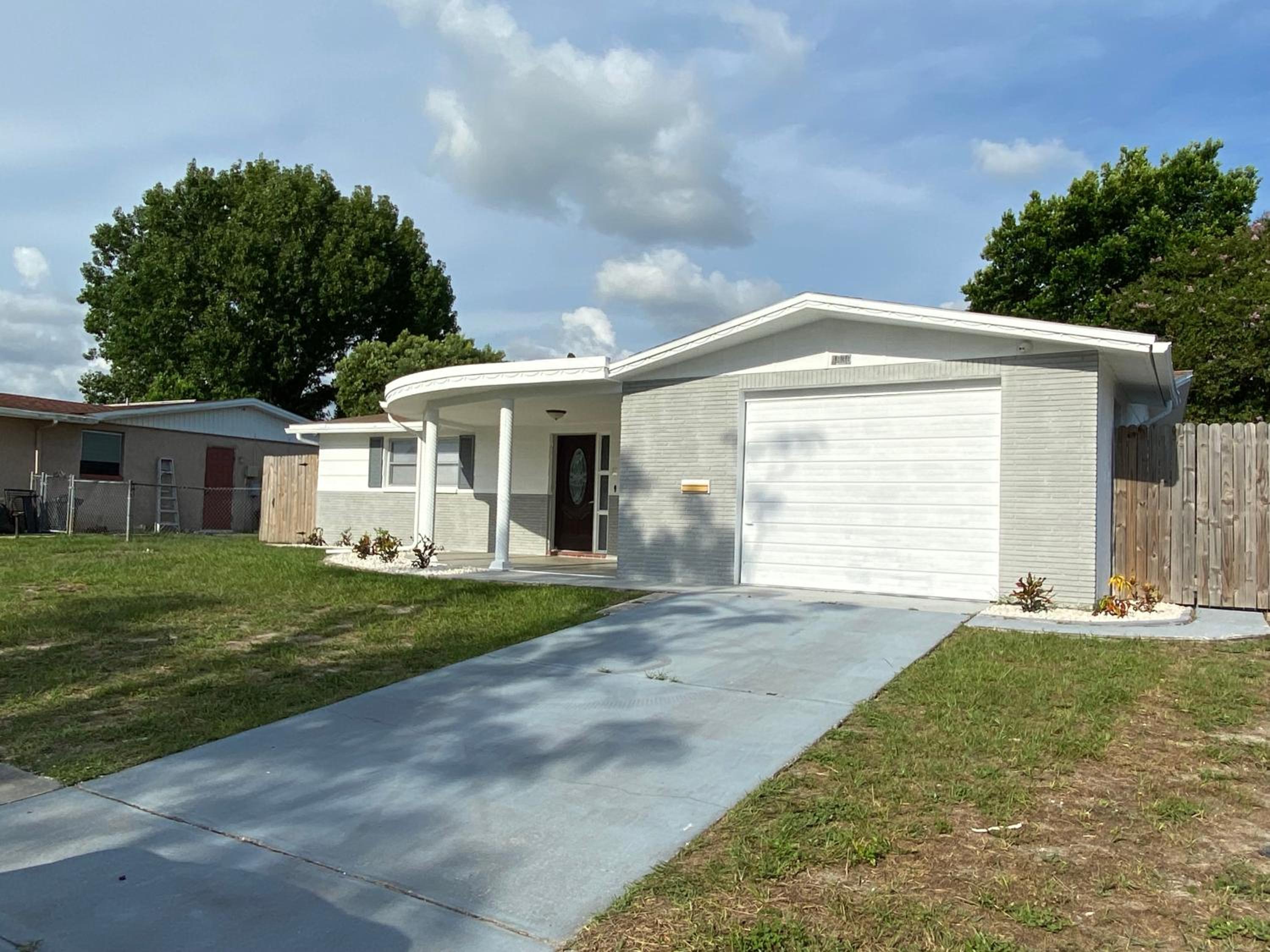 Three-Bedroom House photo 2