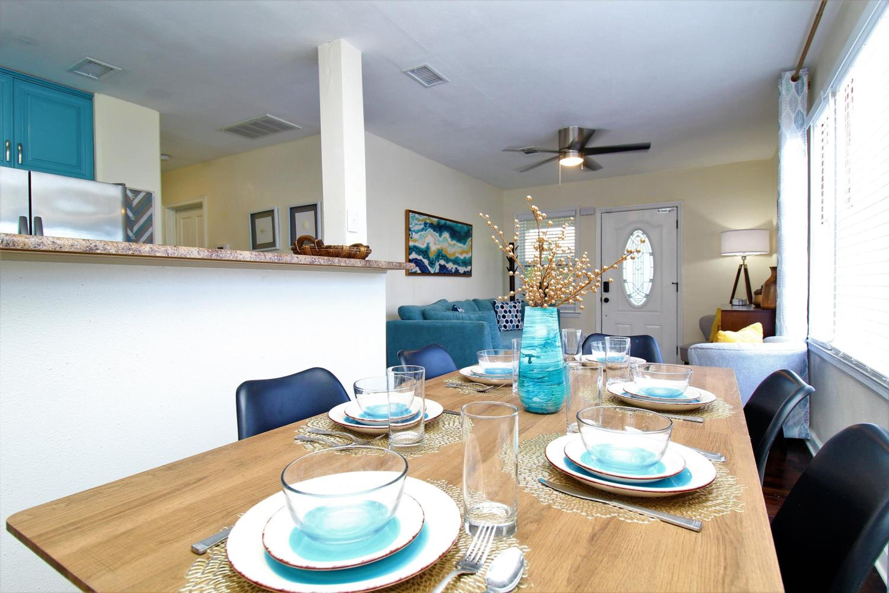 Three-Bedroom House - Photo 4