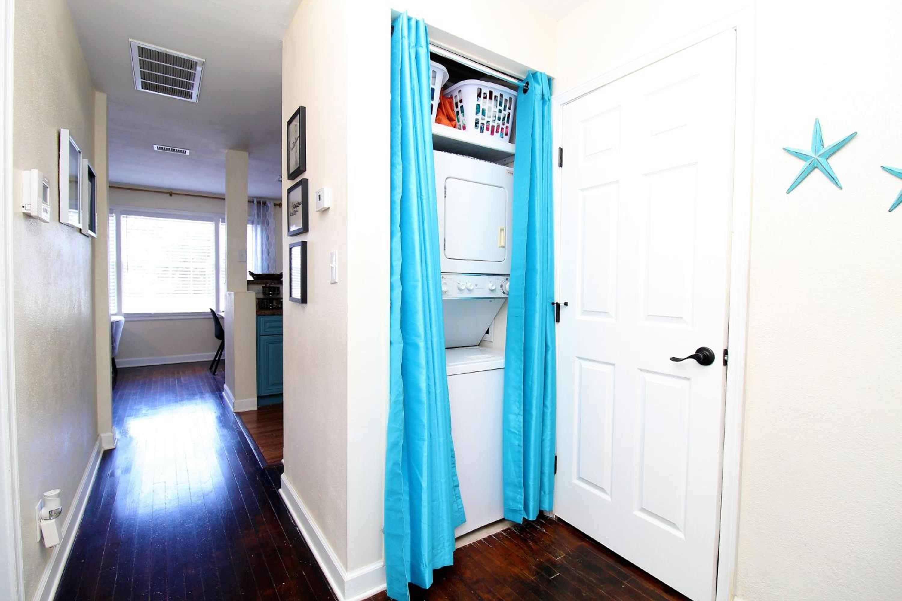 Three-Bedroom House - Photo 8
