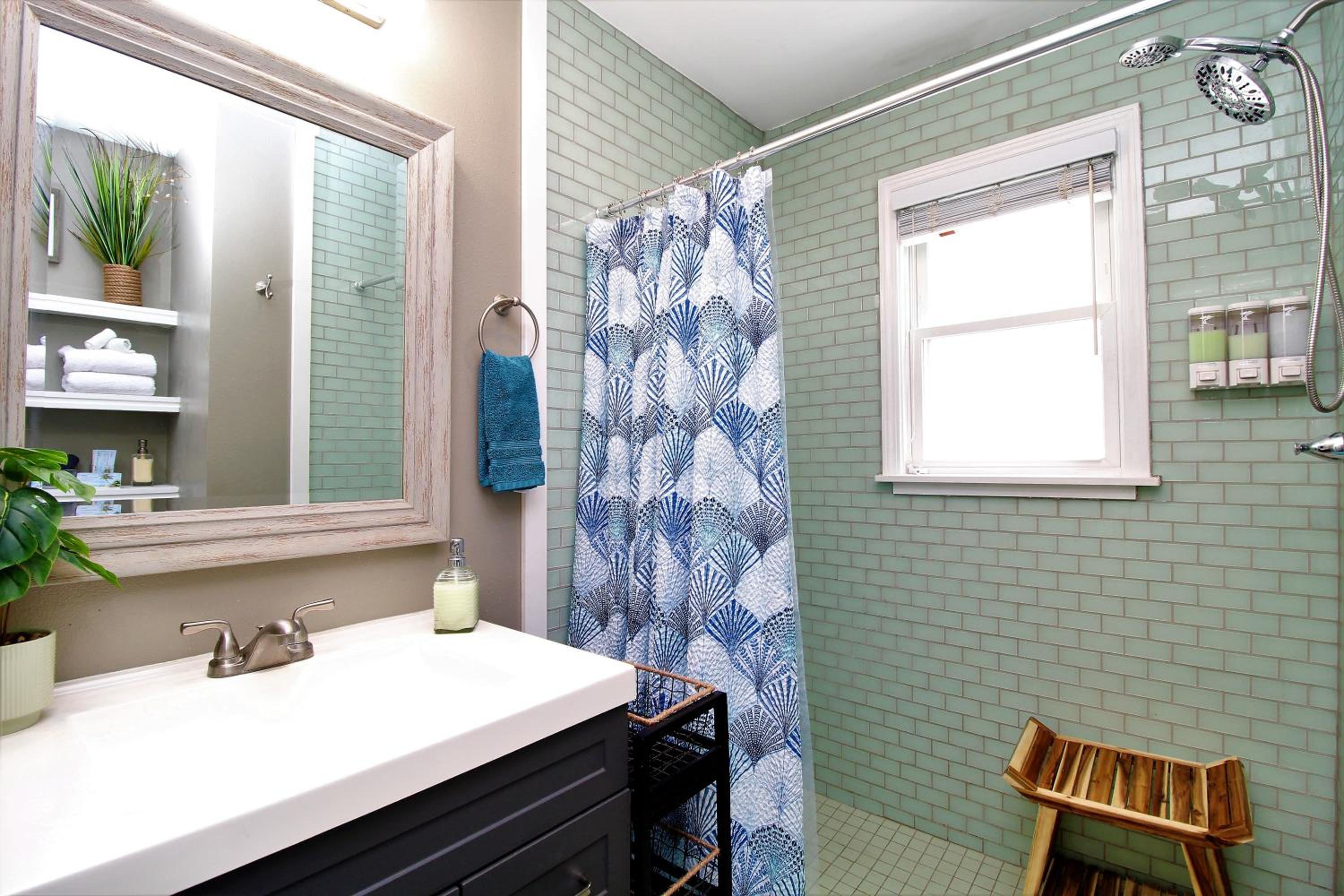 Three-Bedroom House - Photo 17