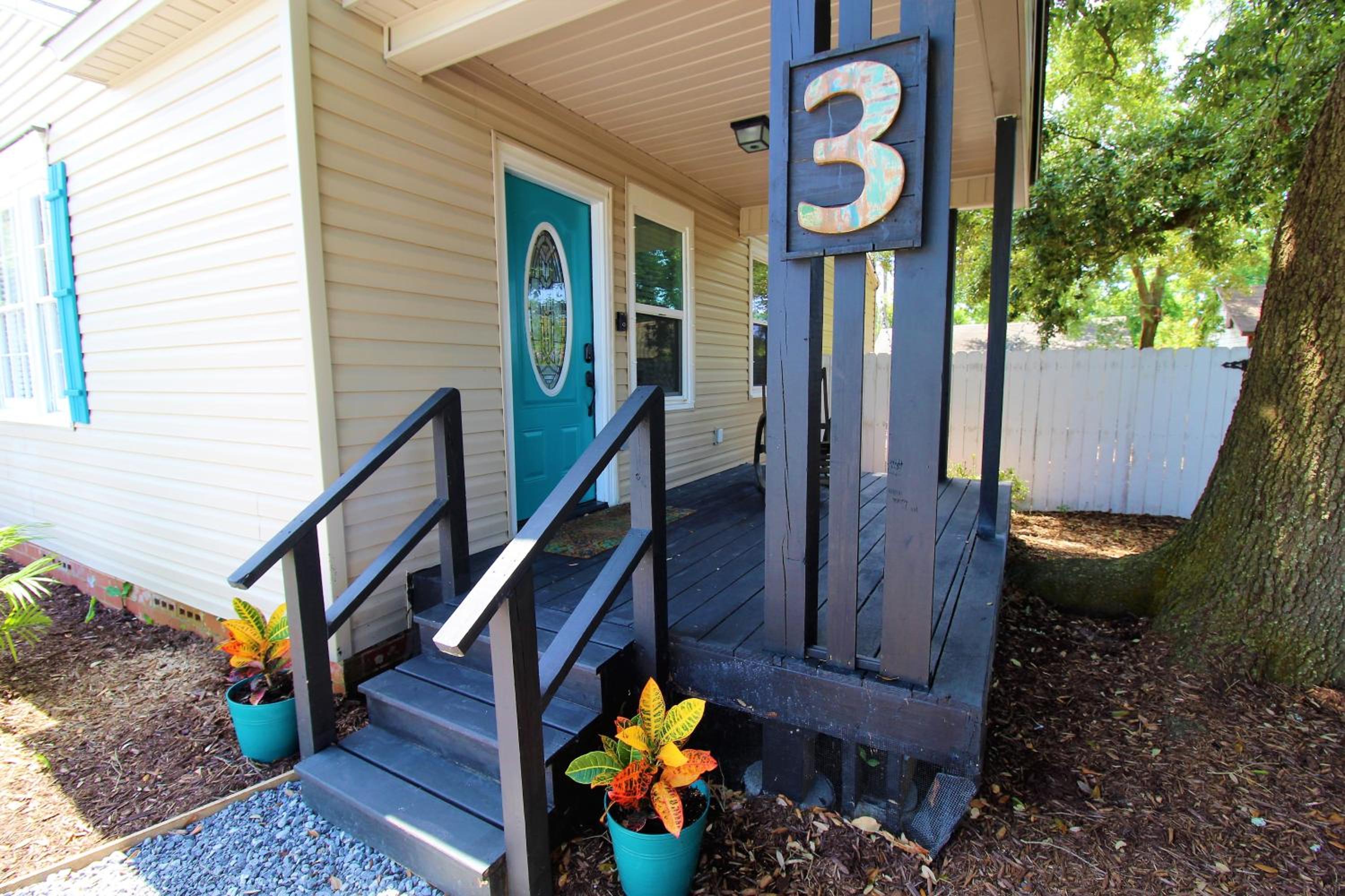 Three-Bedroom House - Photo 26