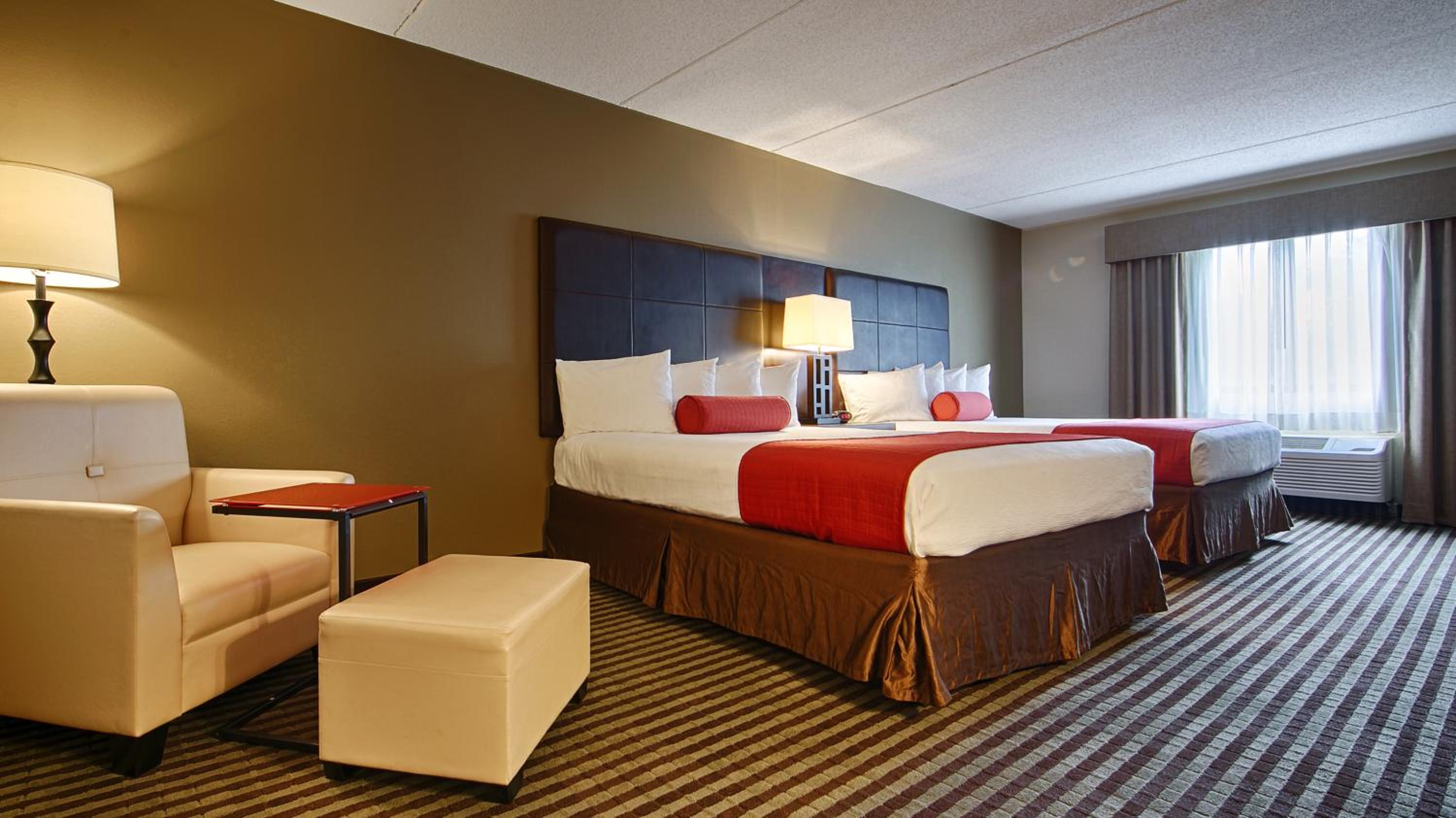 Standard Queen Room with Two Queen Beds - Non Smoking  - Photo 3