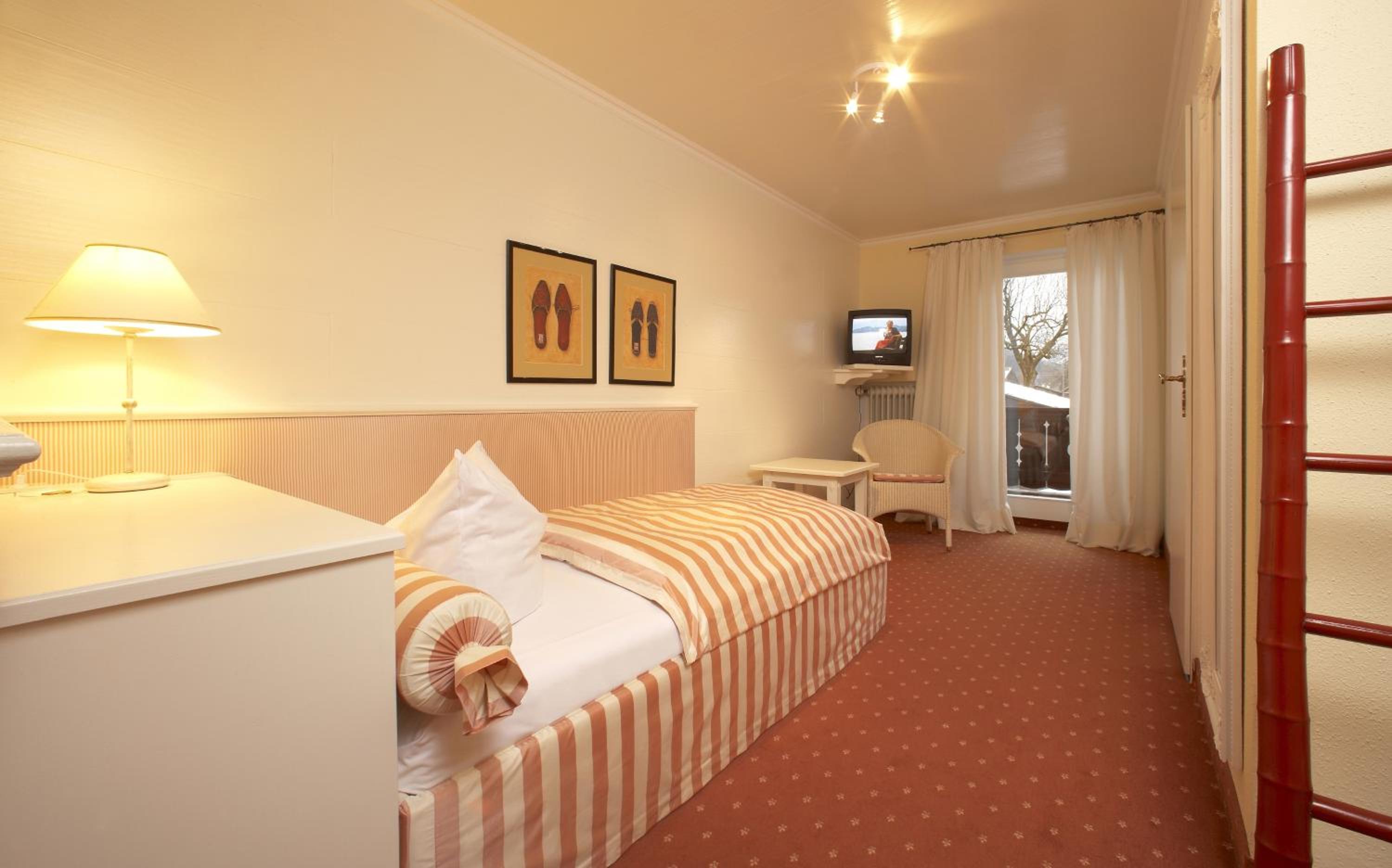 Single Room photo 2