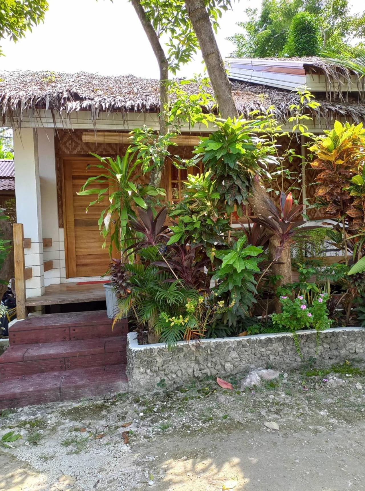 Deluxe Bungalow with Garden View - Photo 4