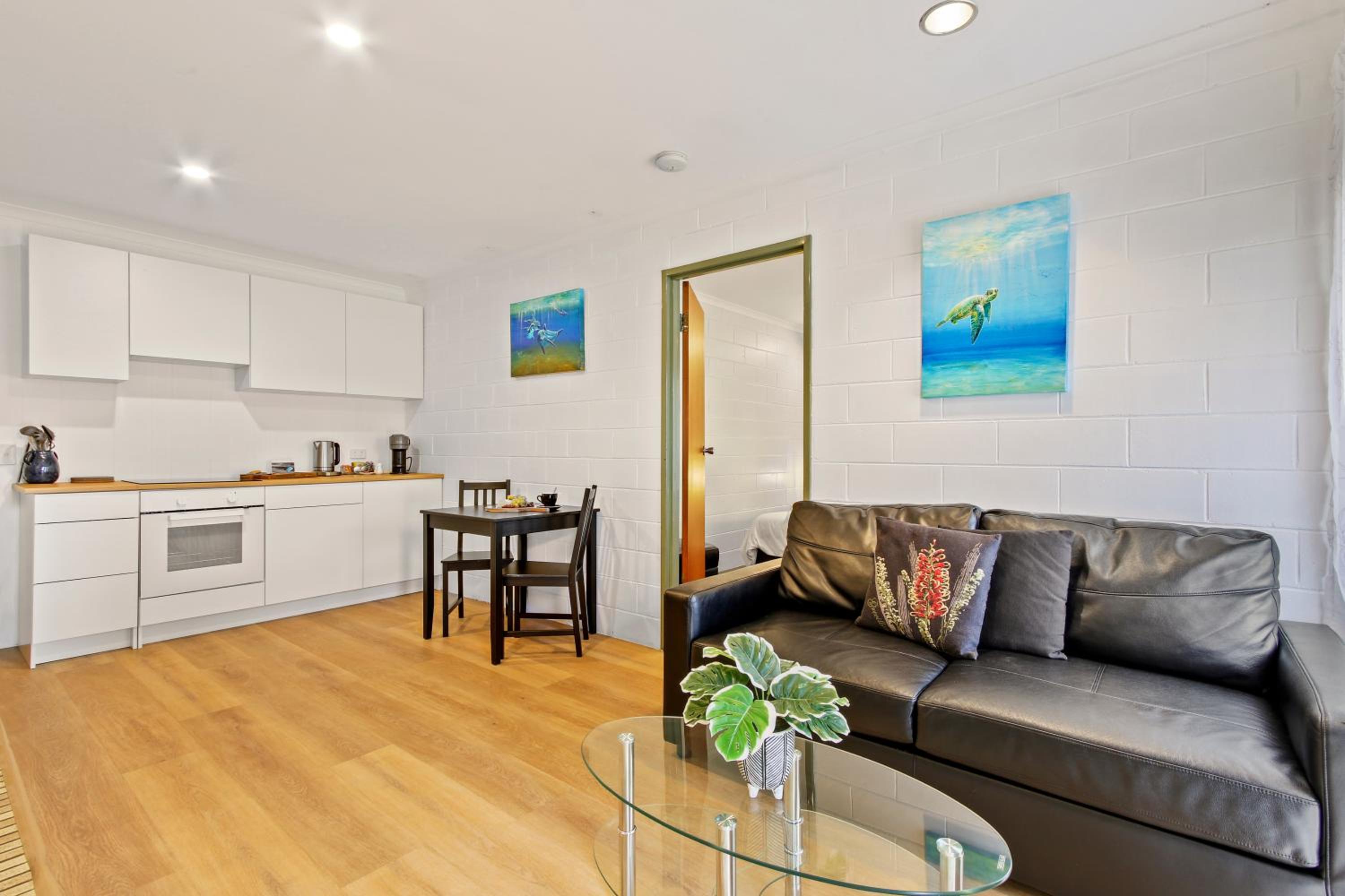 One-Bedroom Suite photo 2