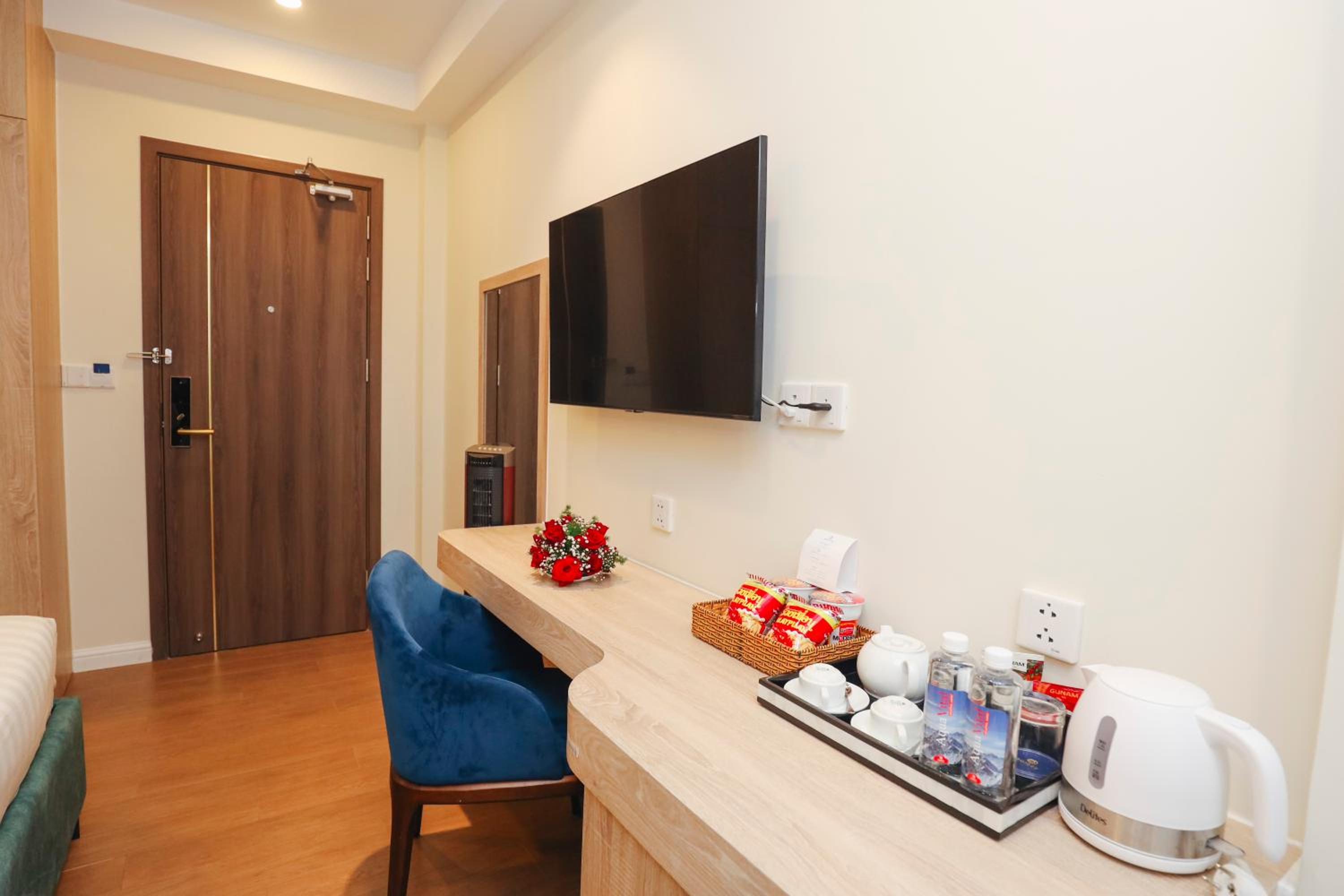 Suite with City View photo 2