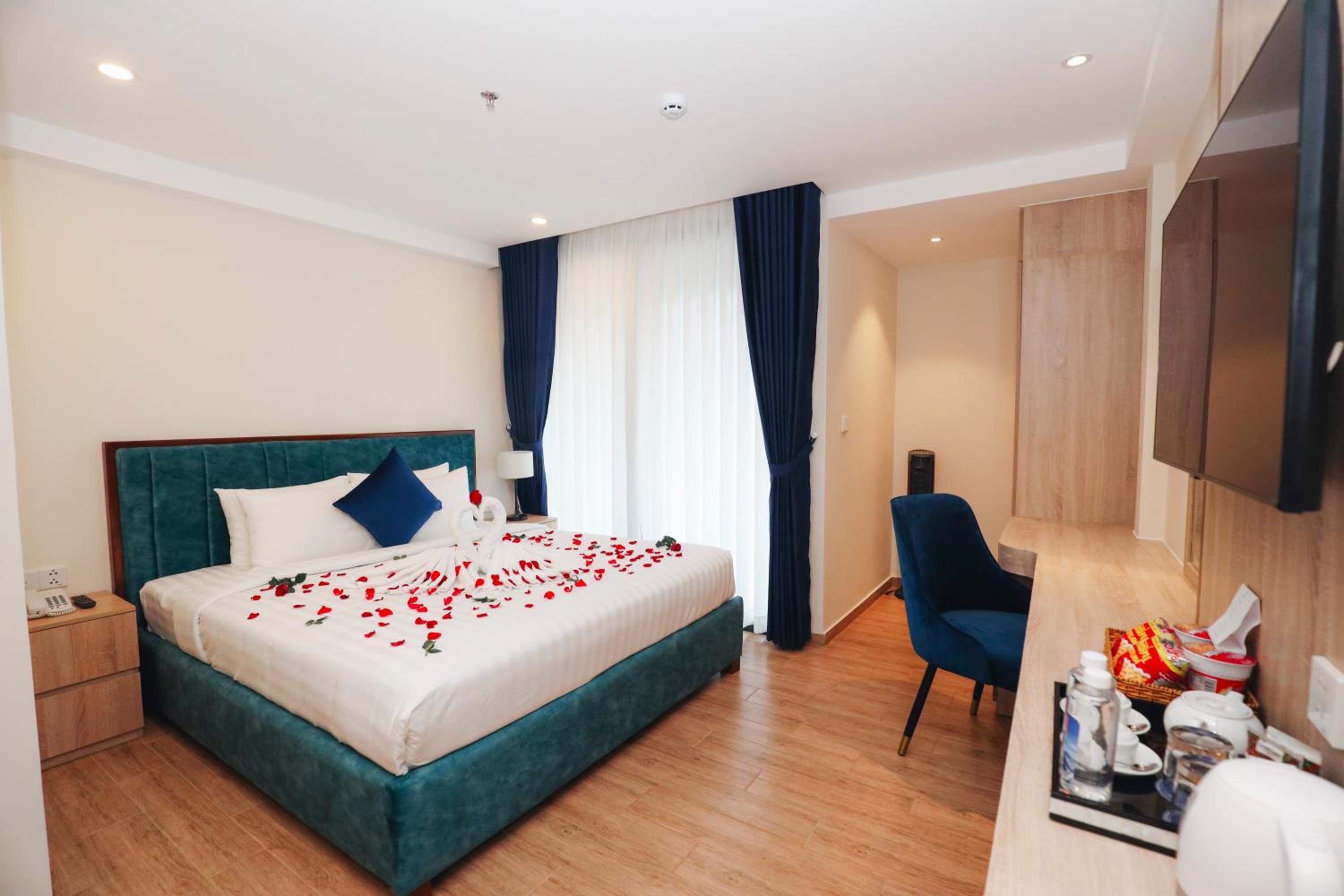 King Room with Balcony photo 2
