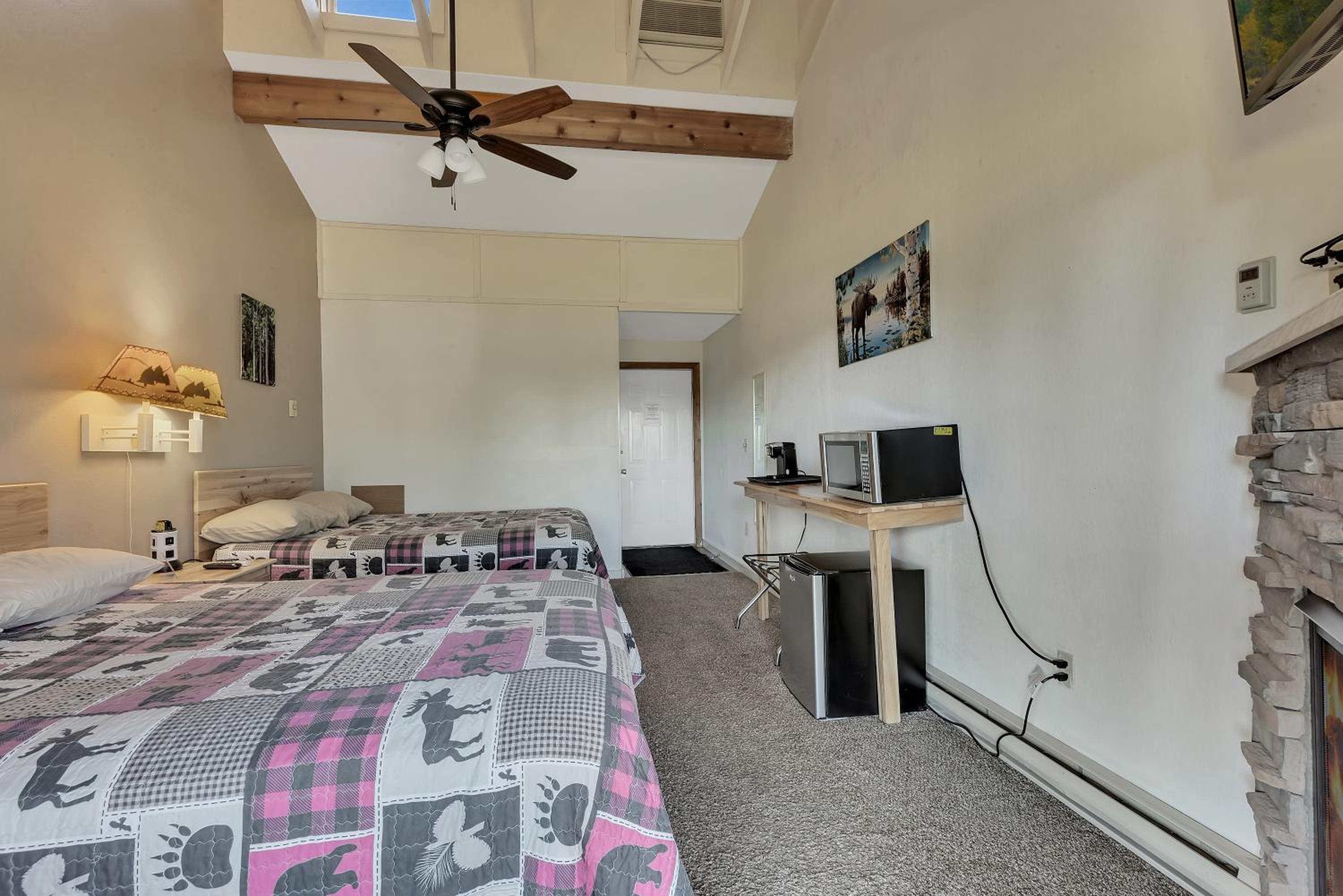 Deluxe Queen Room - Photo 4