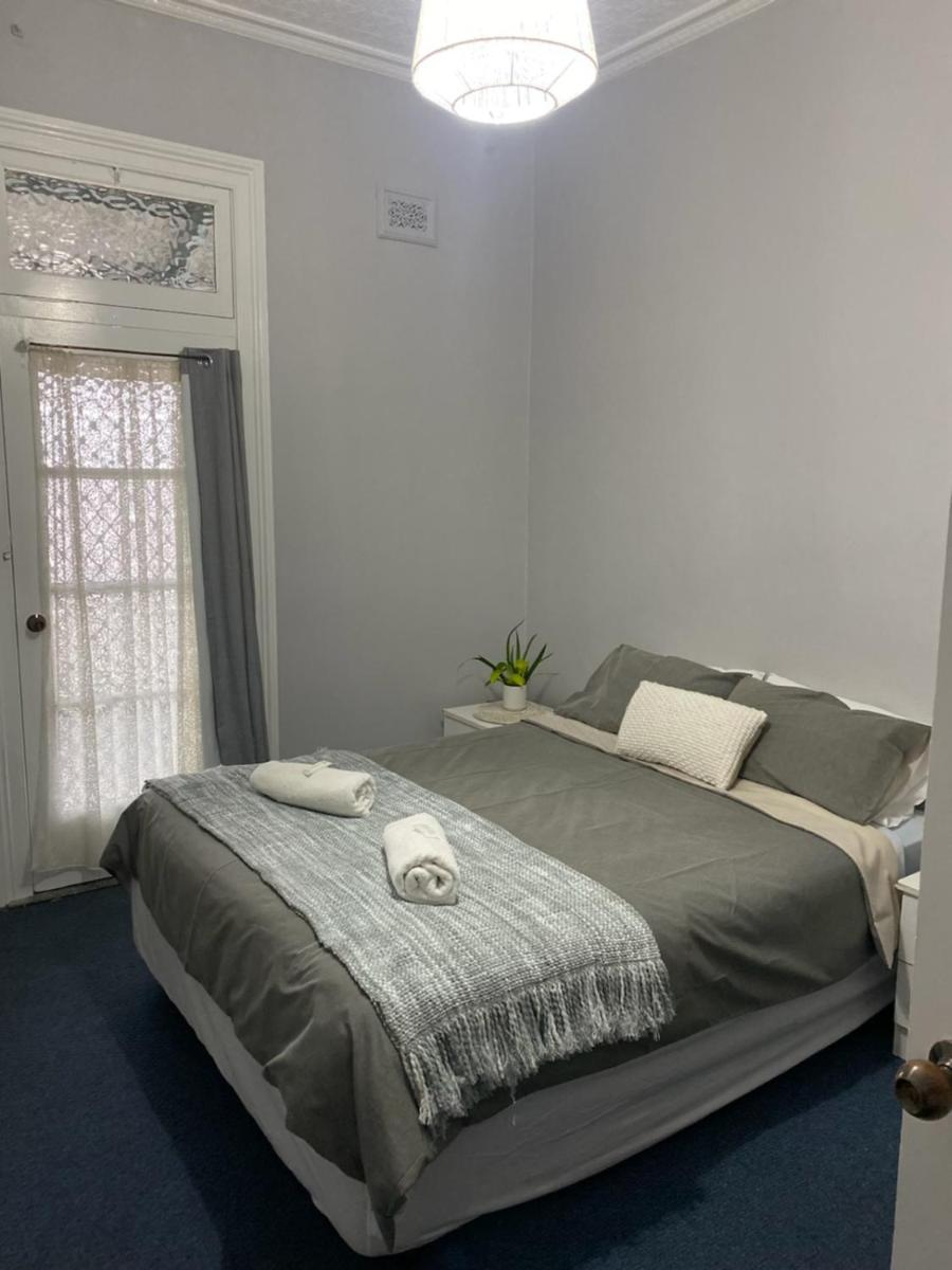 Budget Double Room photo 3