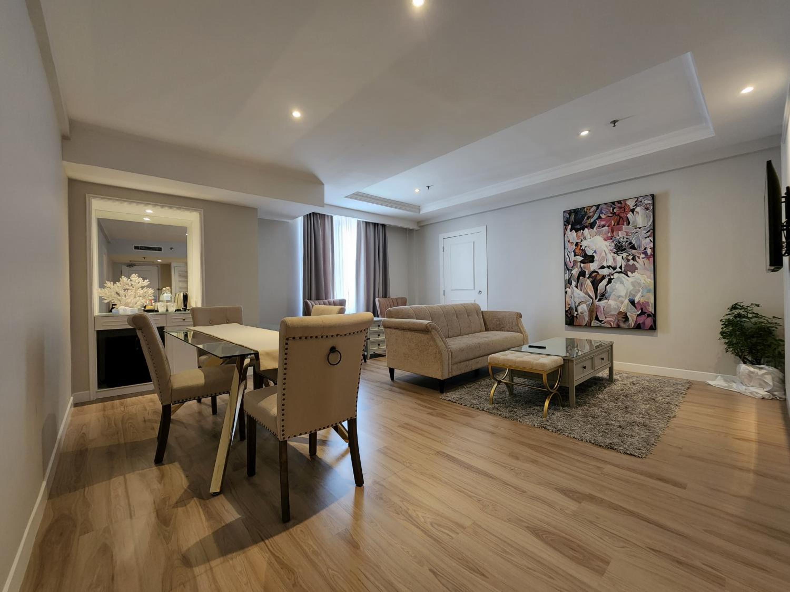 Suite photo 1