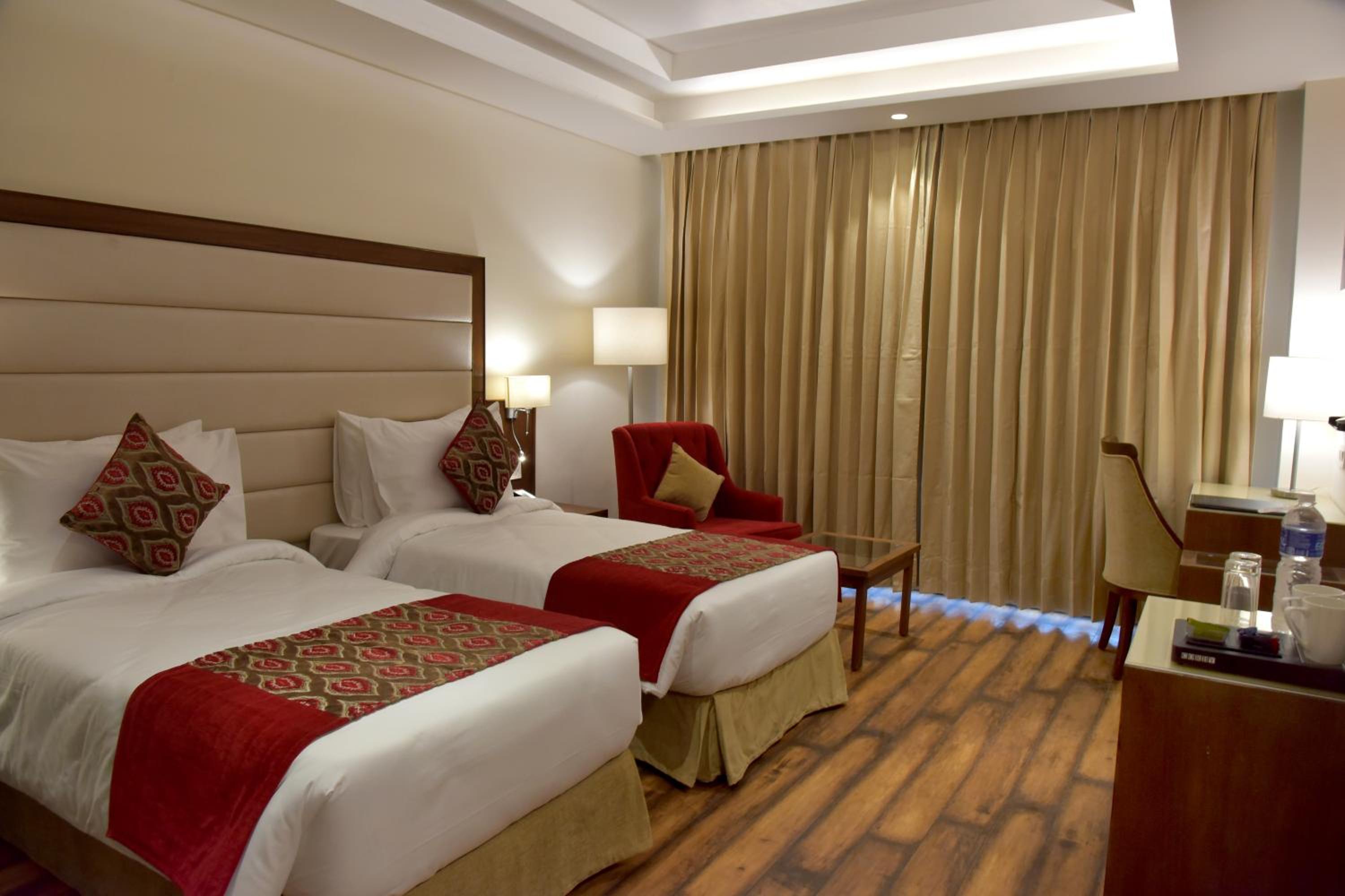 Deluxe King Room photo 3