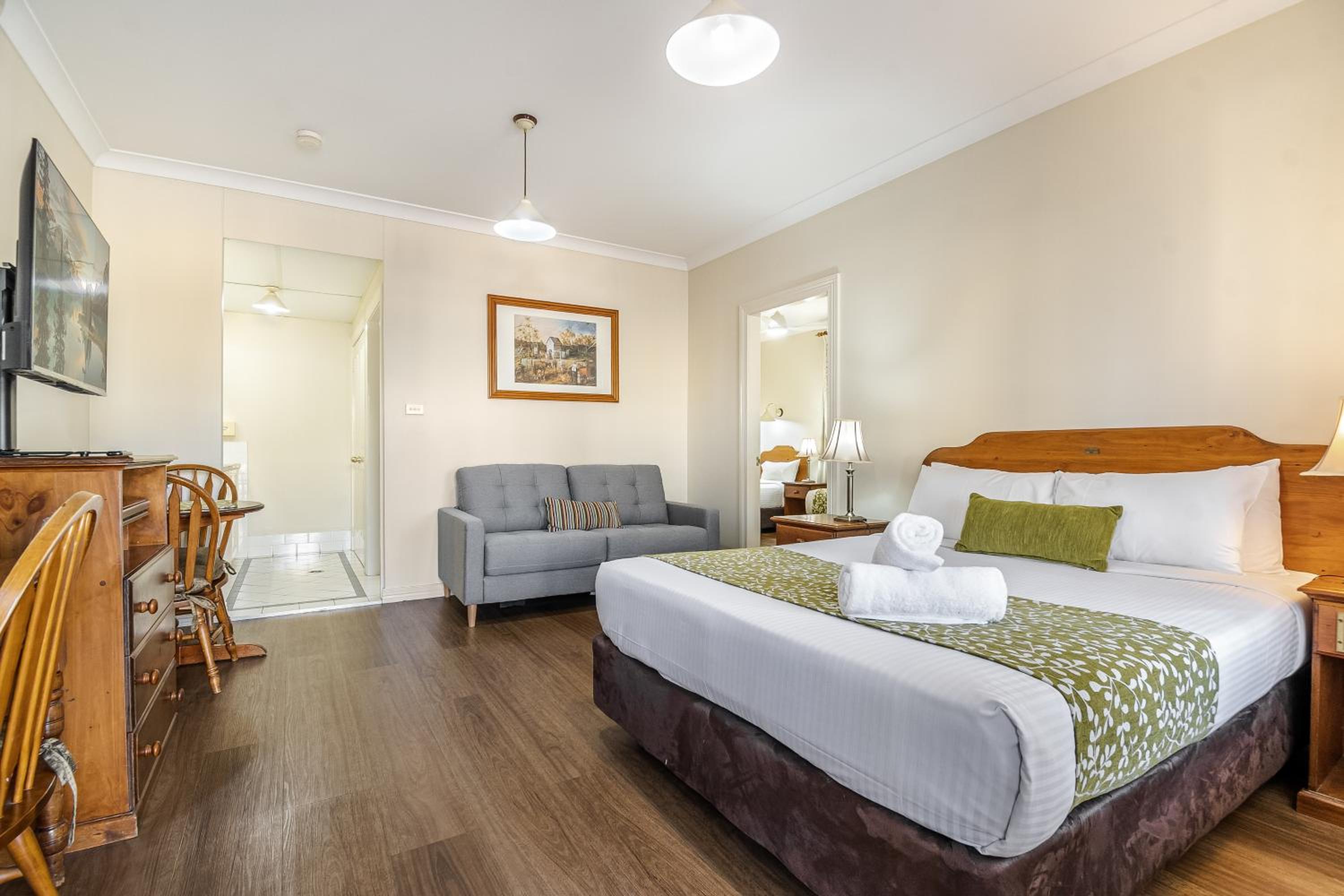 Deluxe Family Room