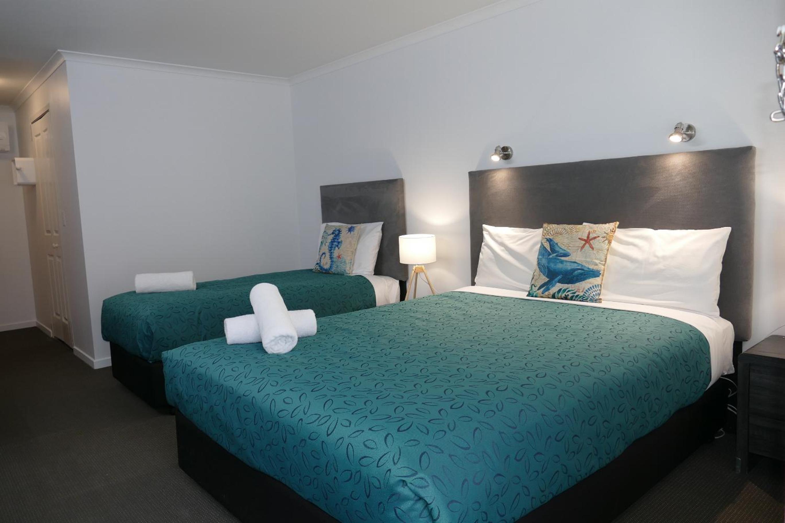 Standard Twin Room - Photo 2