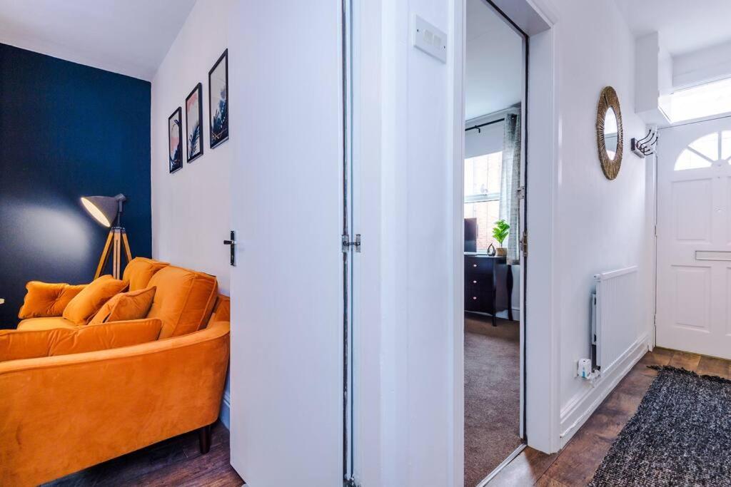 Three-Bedroom House photo 3