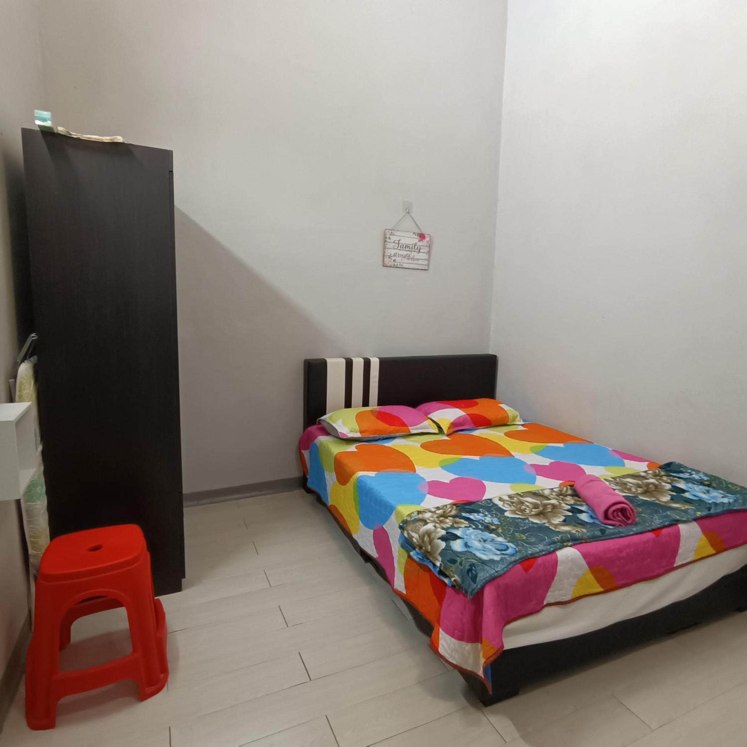 Three-Bedroom House photo 3