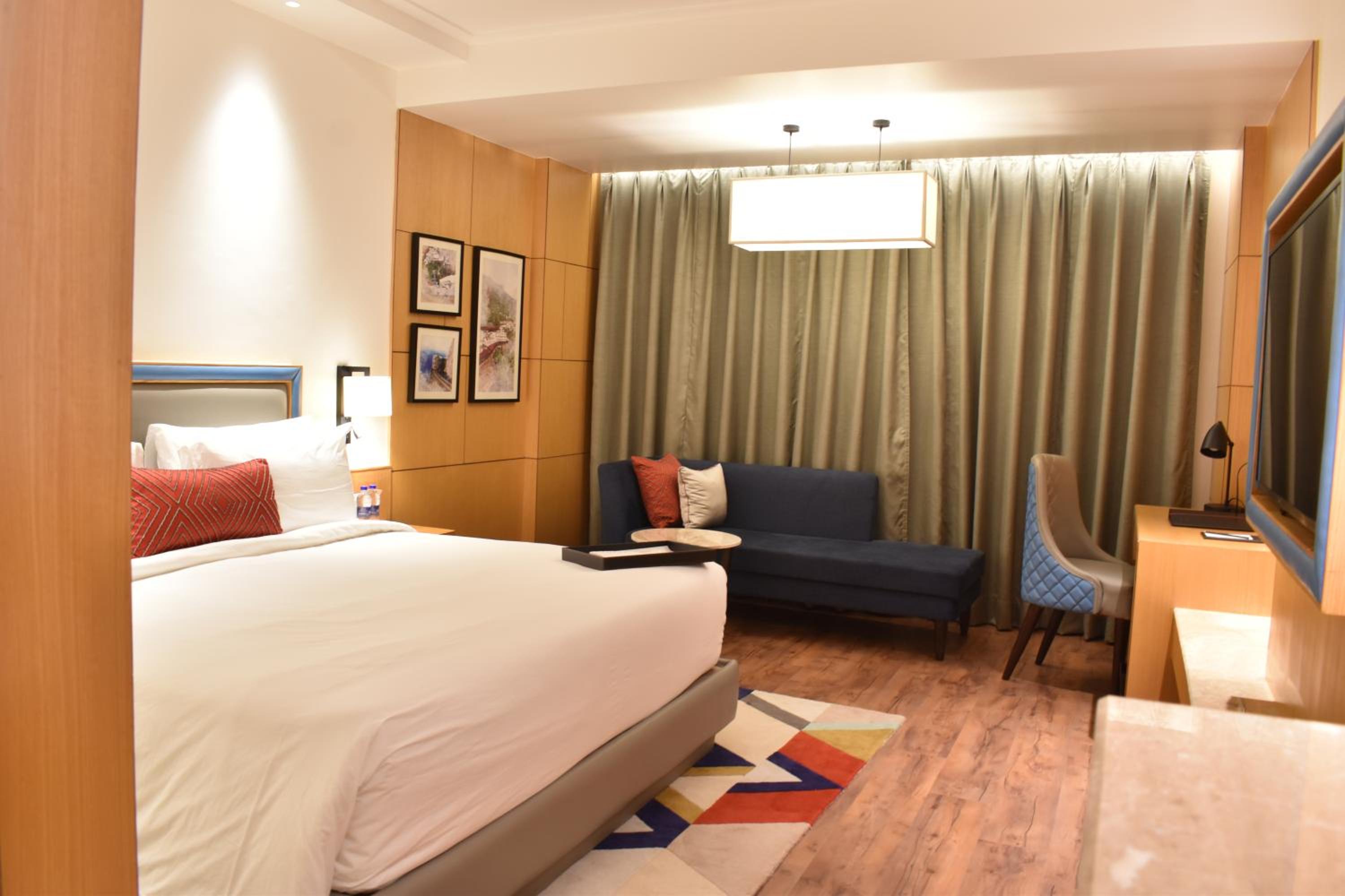 King Room - Non-Smoking - Photo 1