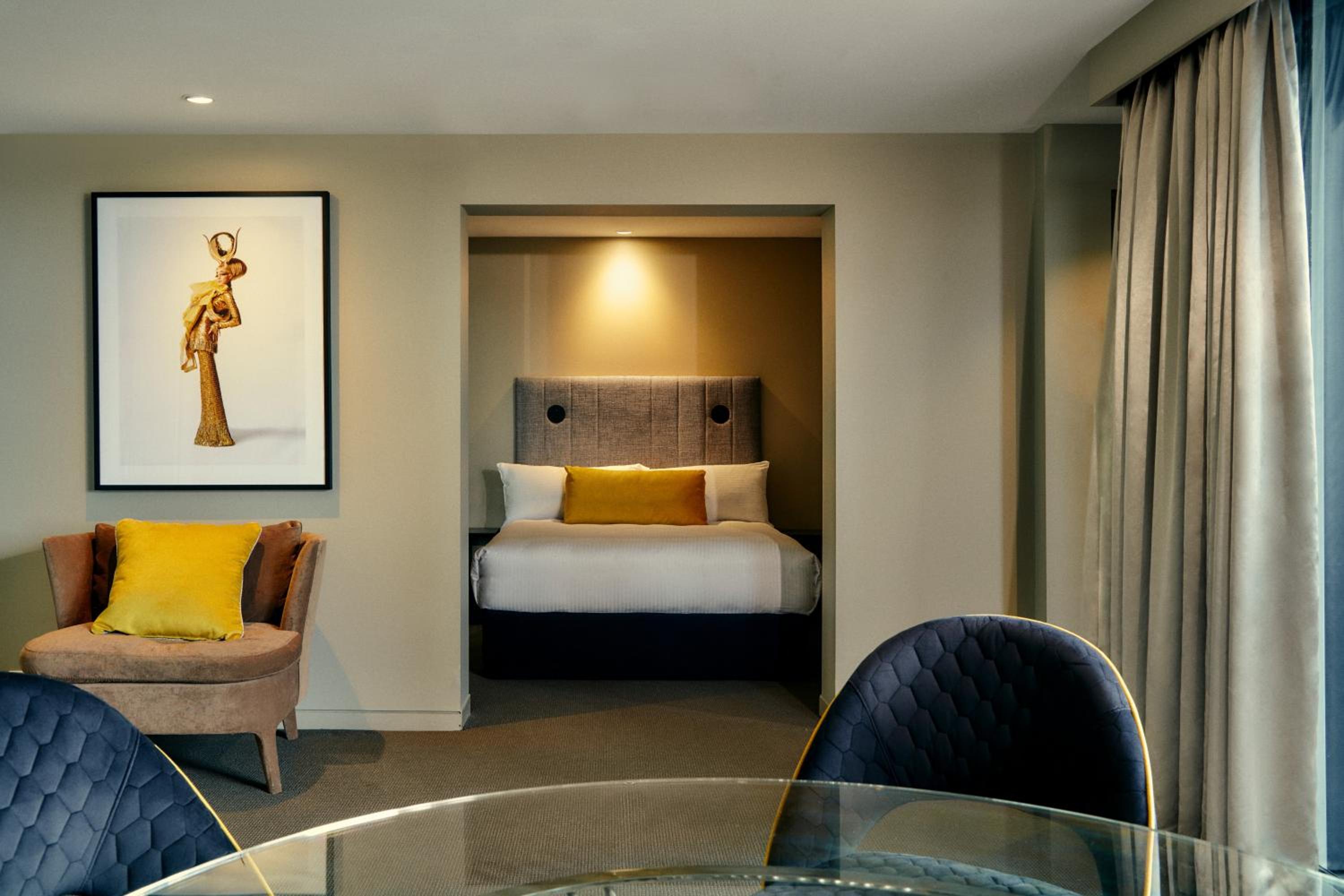 Junior Suite with Balcony photo 2