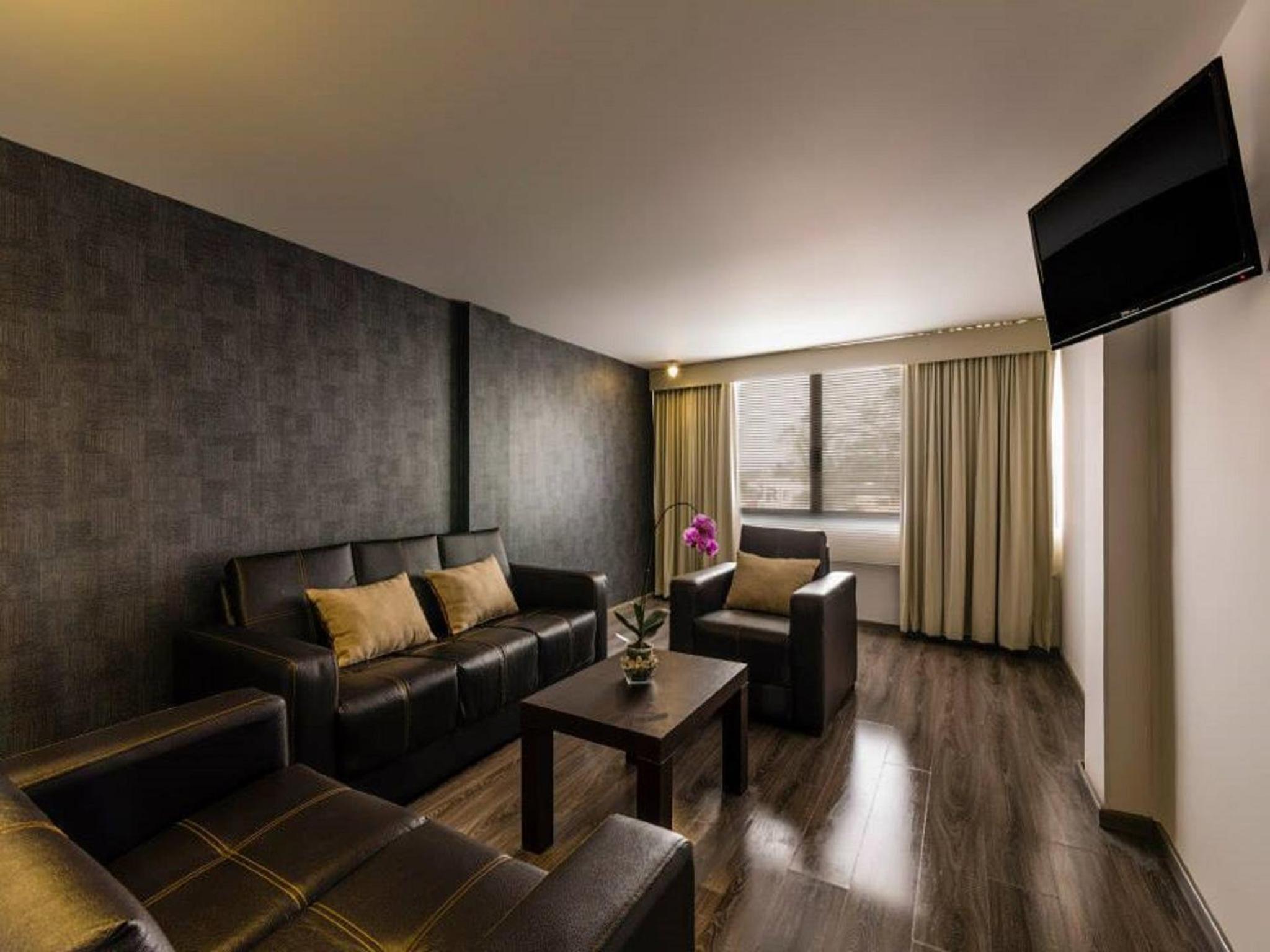Suite (4 Adults) photo 1