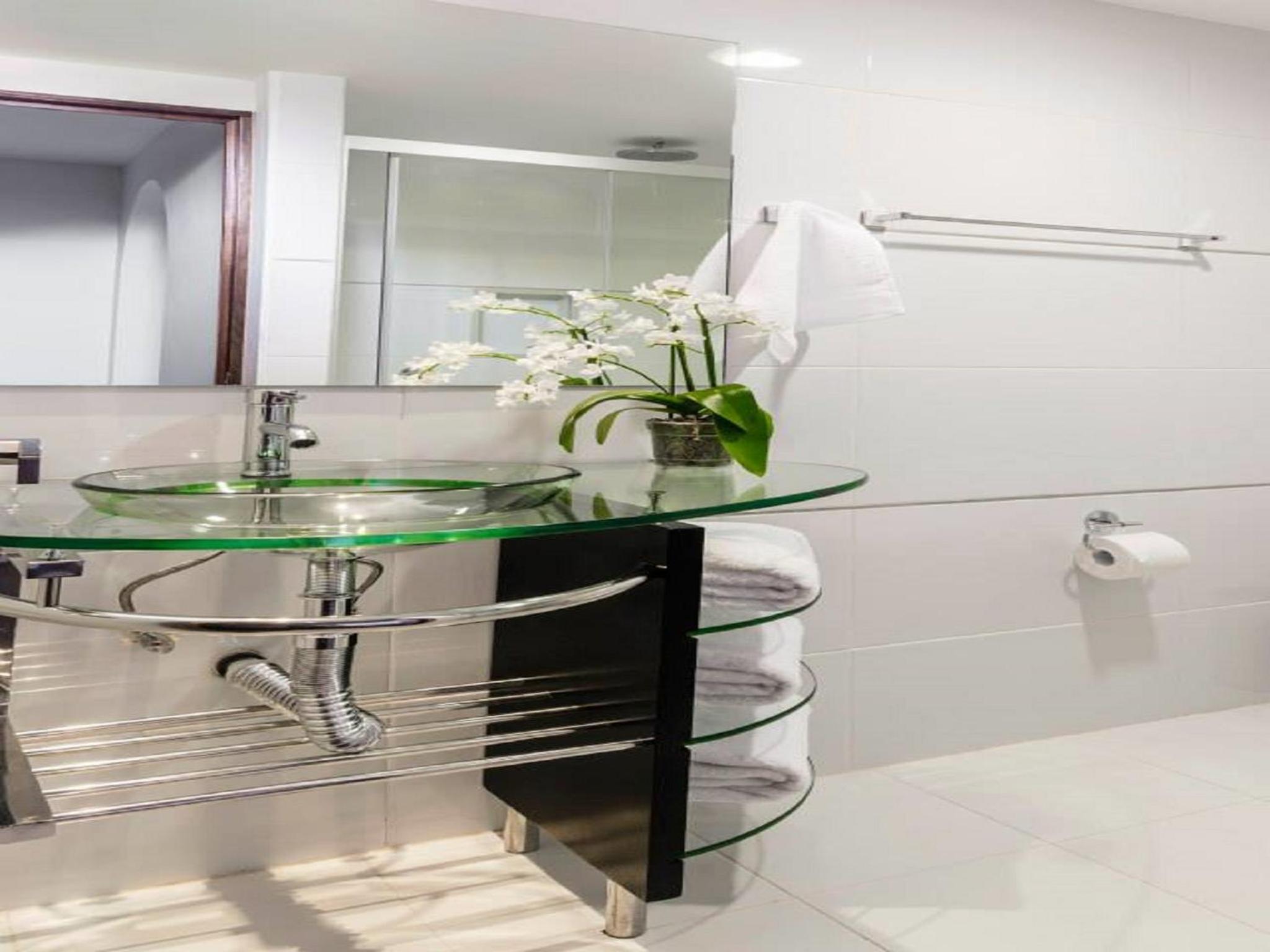 Suite (4 Adults) photo 3