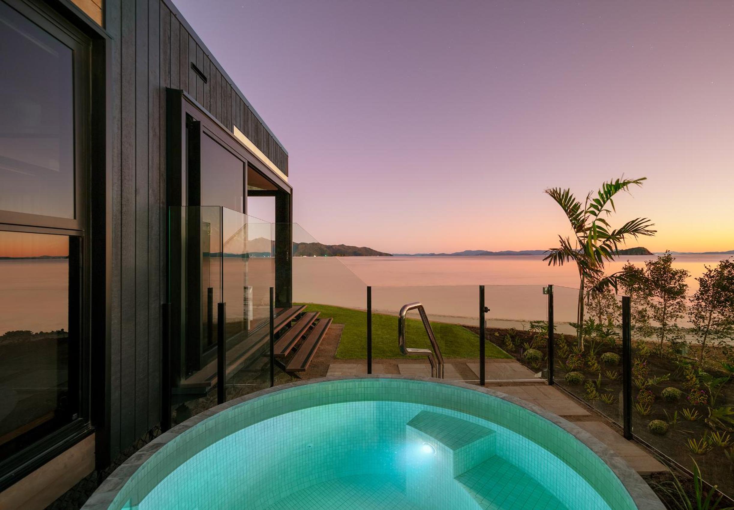 One-Bedroom Suite with Beachfront Pavilion photo 3