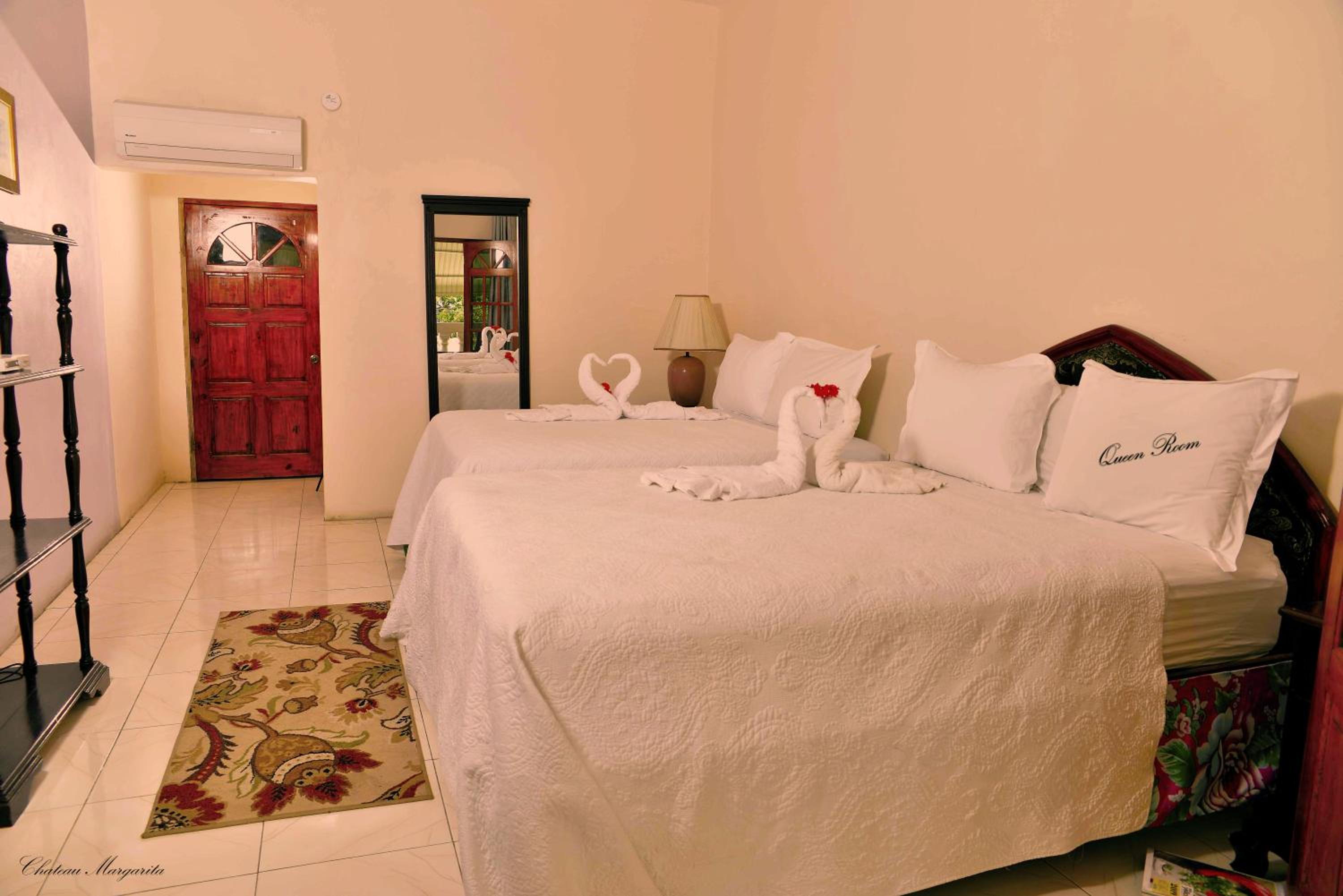 Deluxe Queen Room with Two Queen Beds photo 1