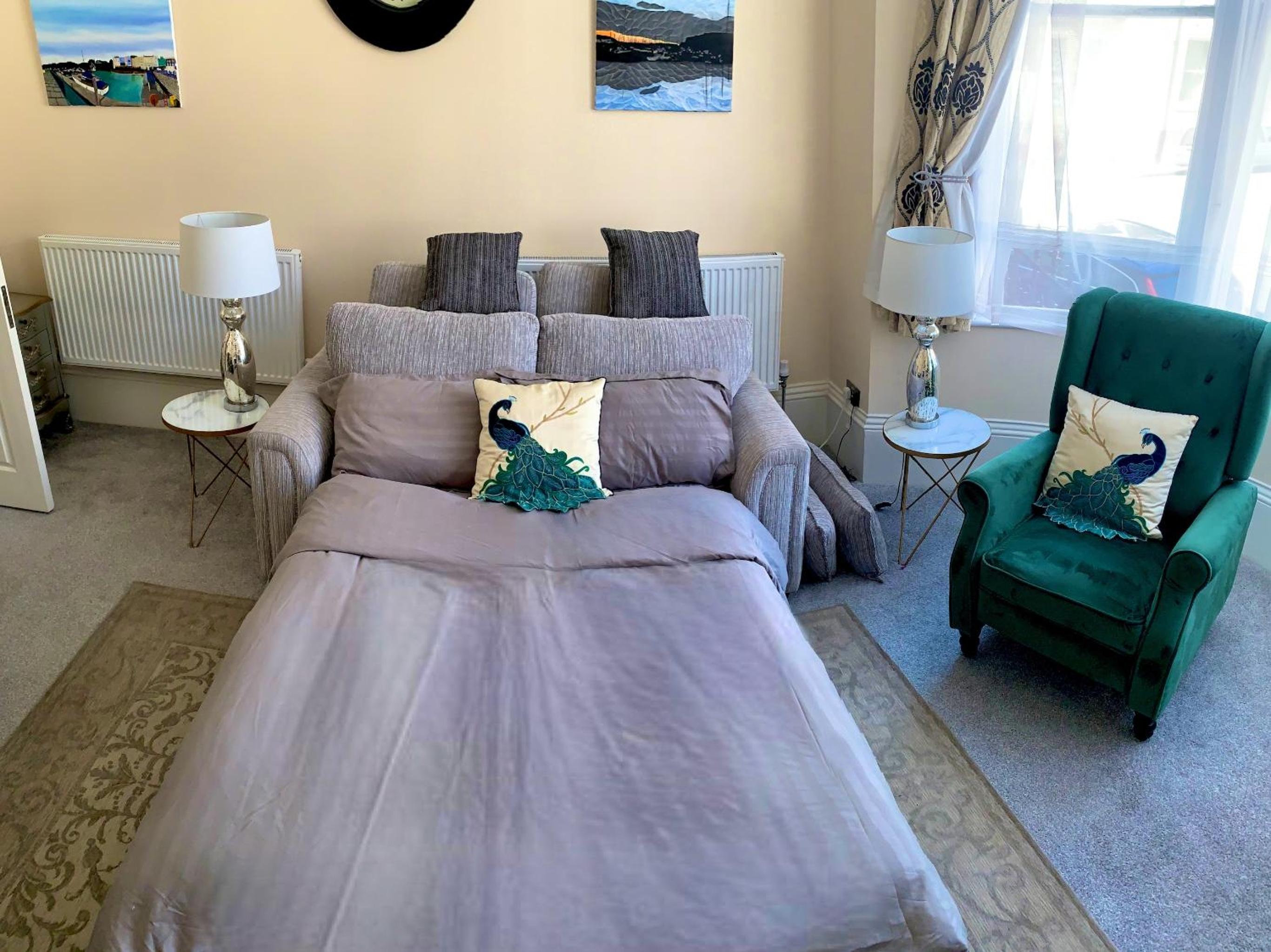 One-Bedroom Apartment - Photo 37