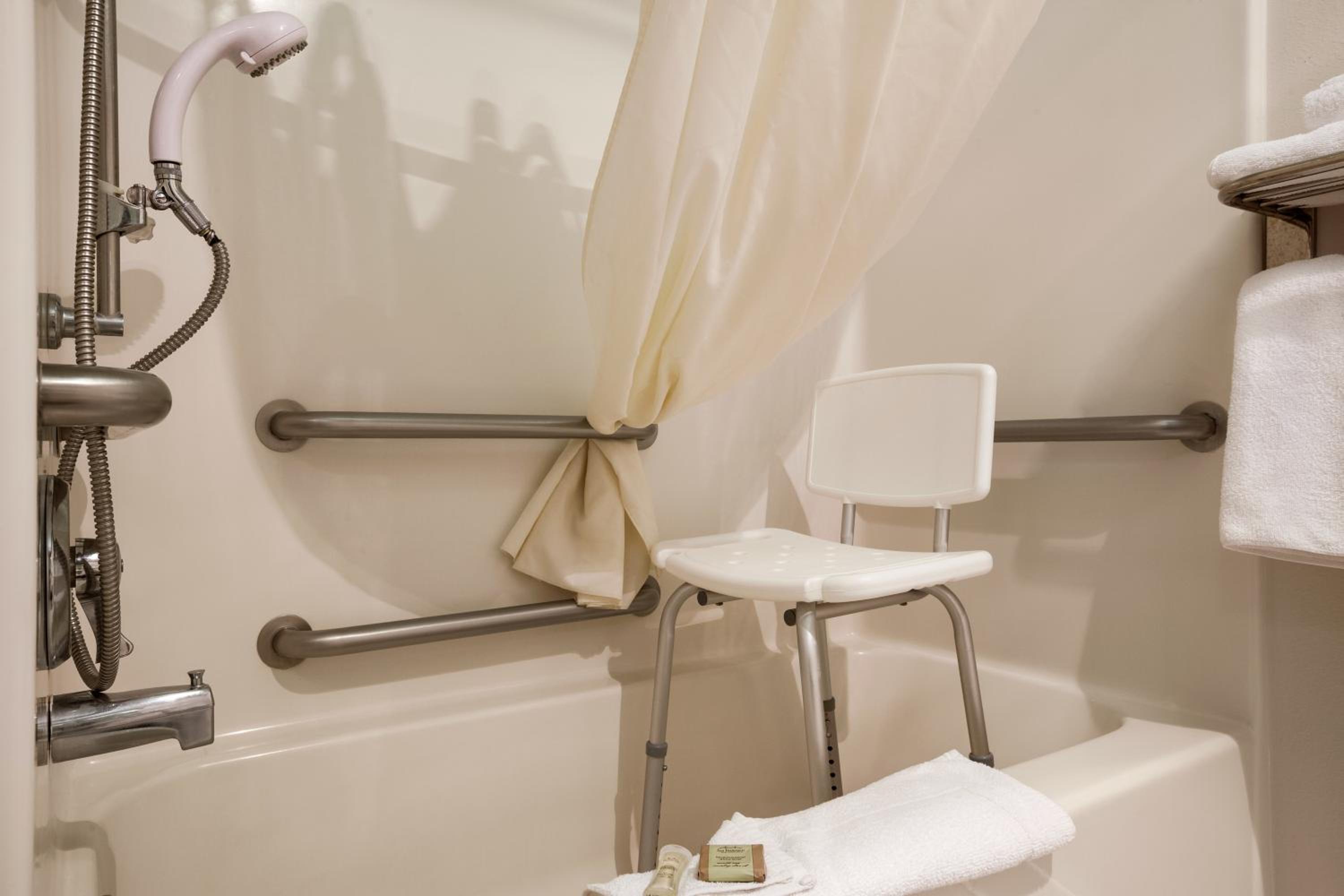 King Room - Mobility Access/Non-Smoking - Photo 2