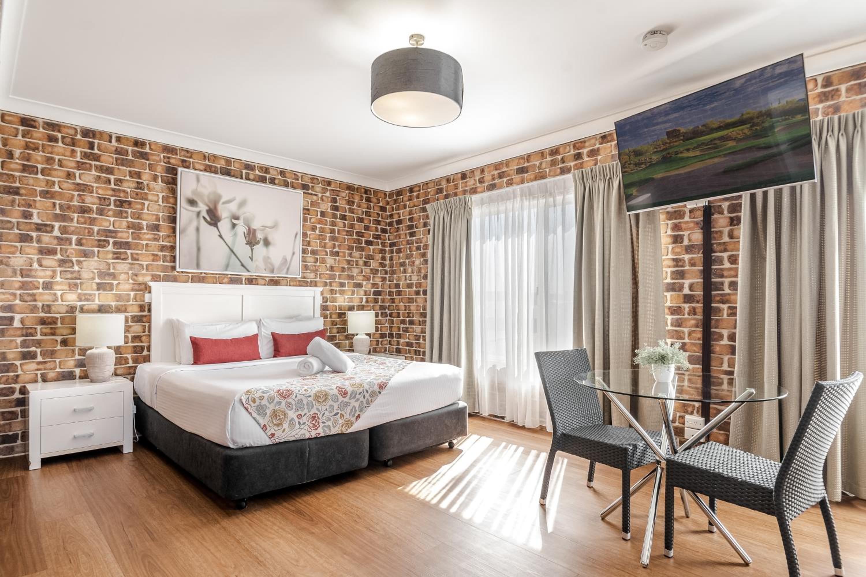 King Room with Spa Bath
