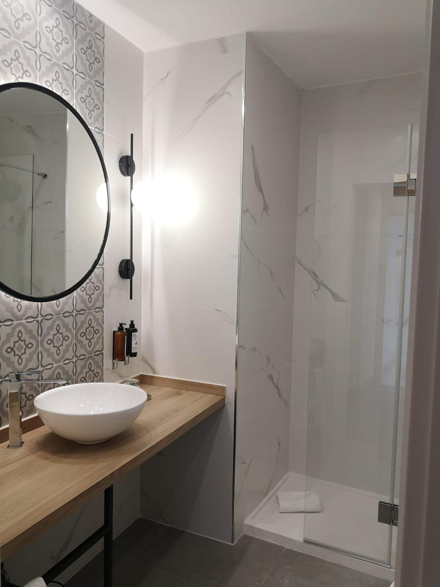 Triple Room thumbnail 5