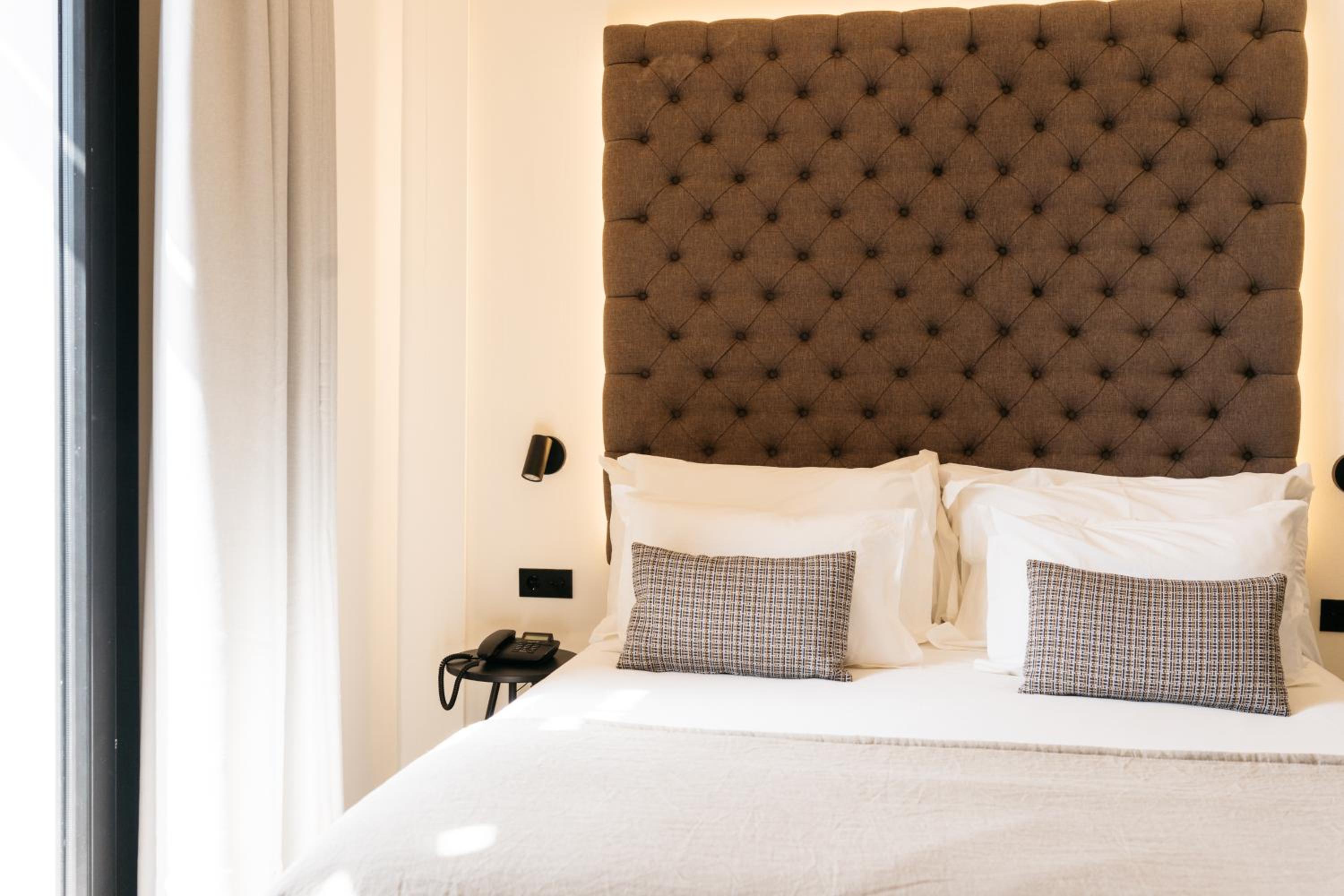 Standard Double Room - Photo 14