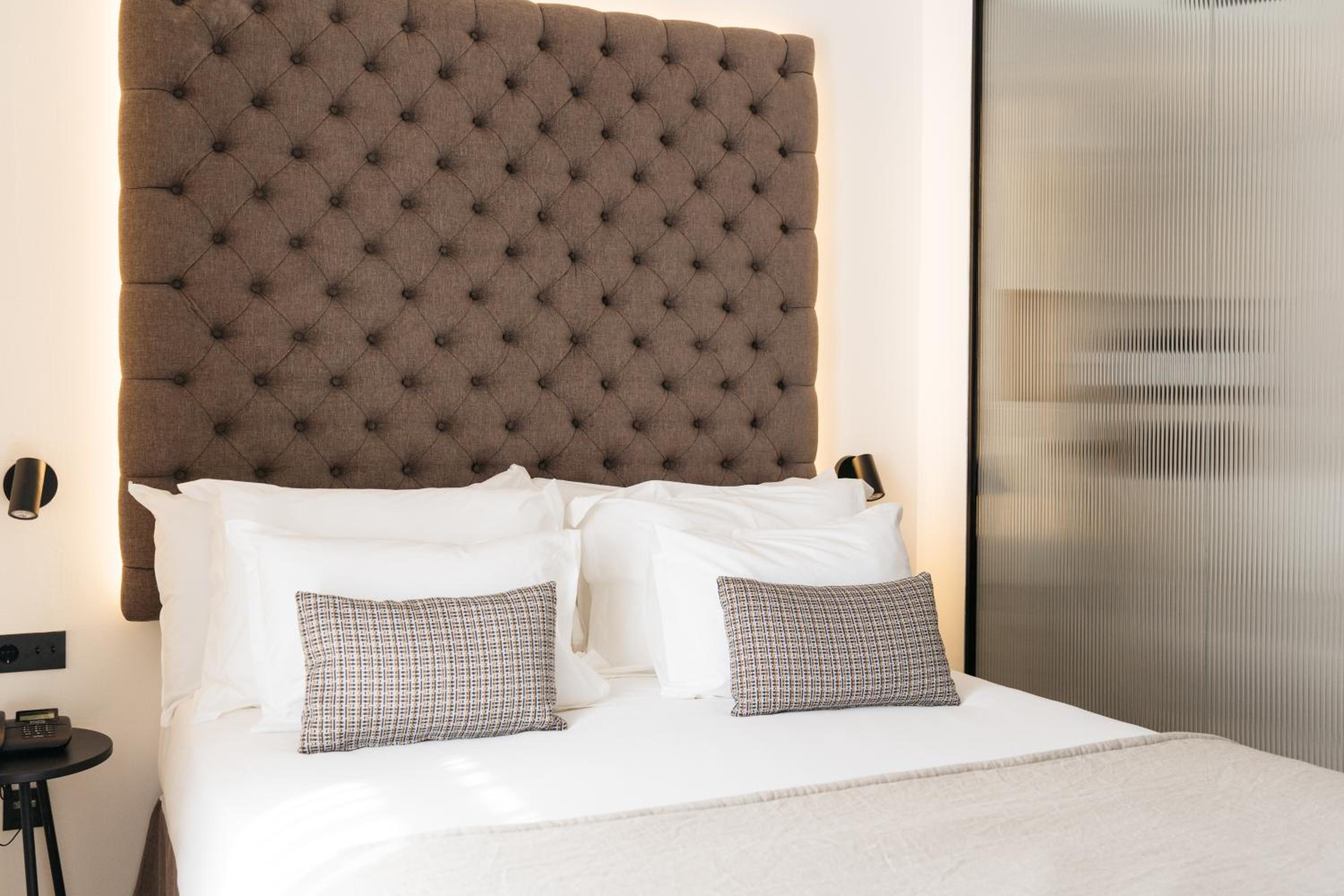 Standard Double Room - Photo 2