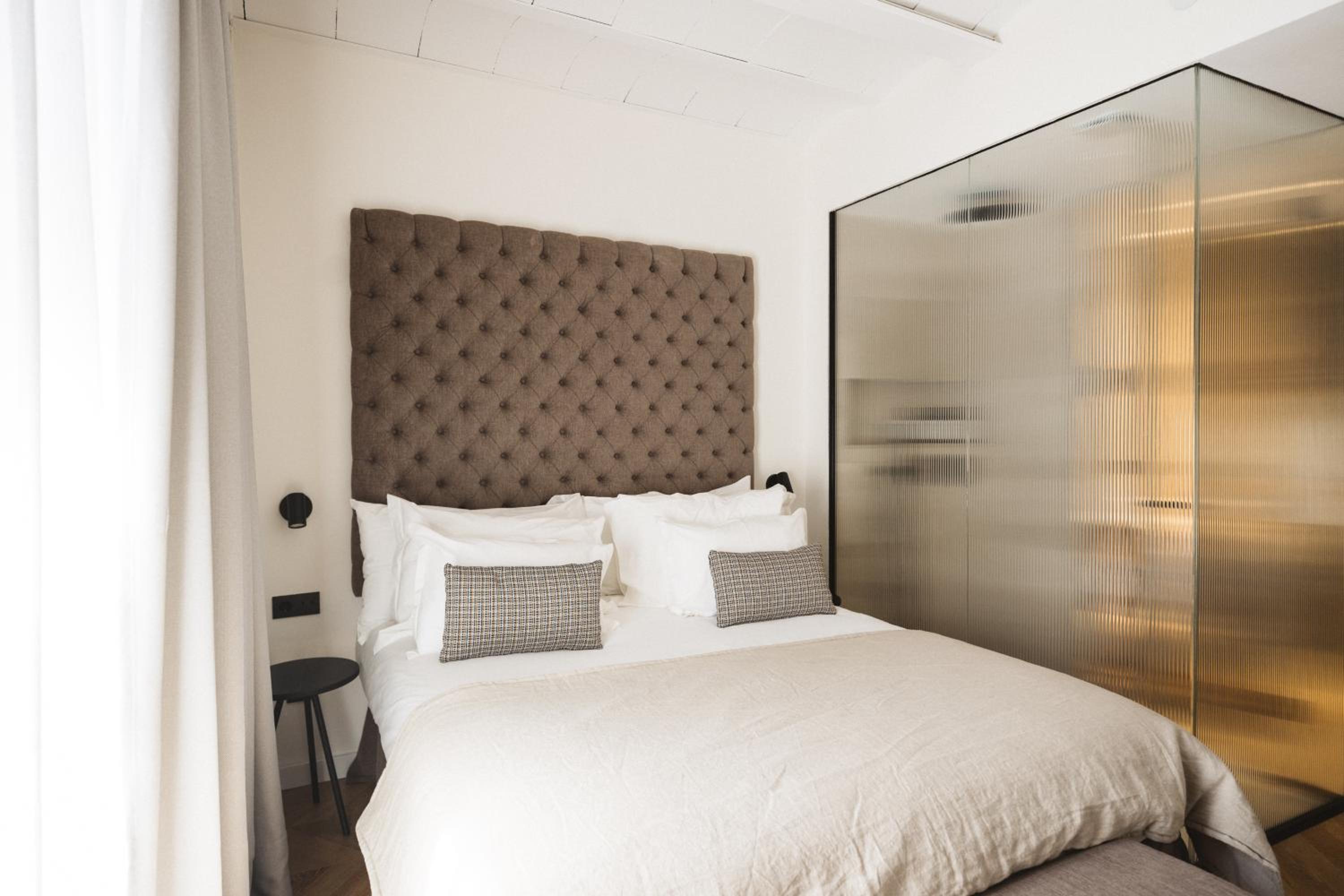 Standard Double Room - Photo 5