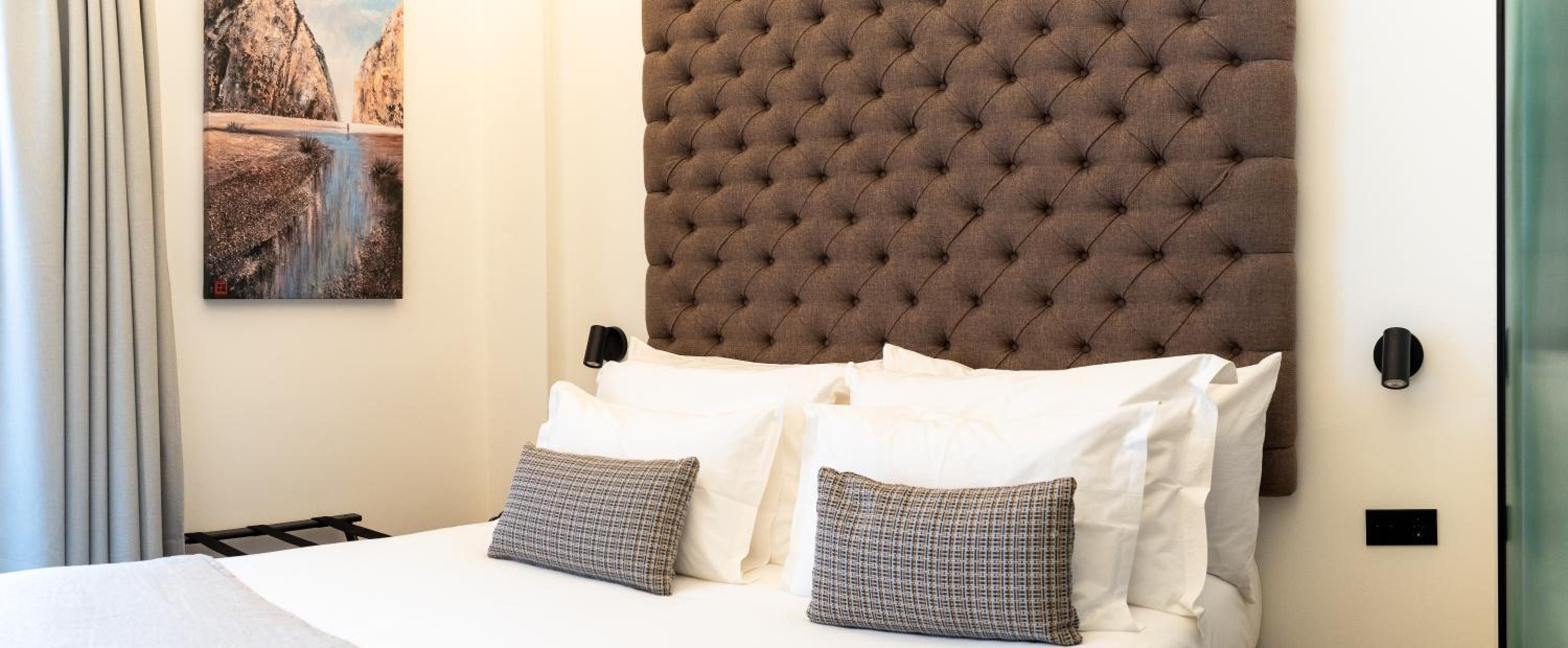 Standard Double Room - Photo 7