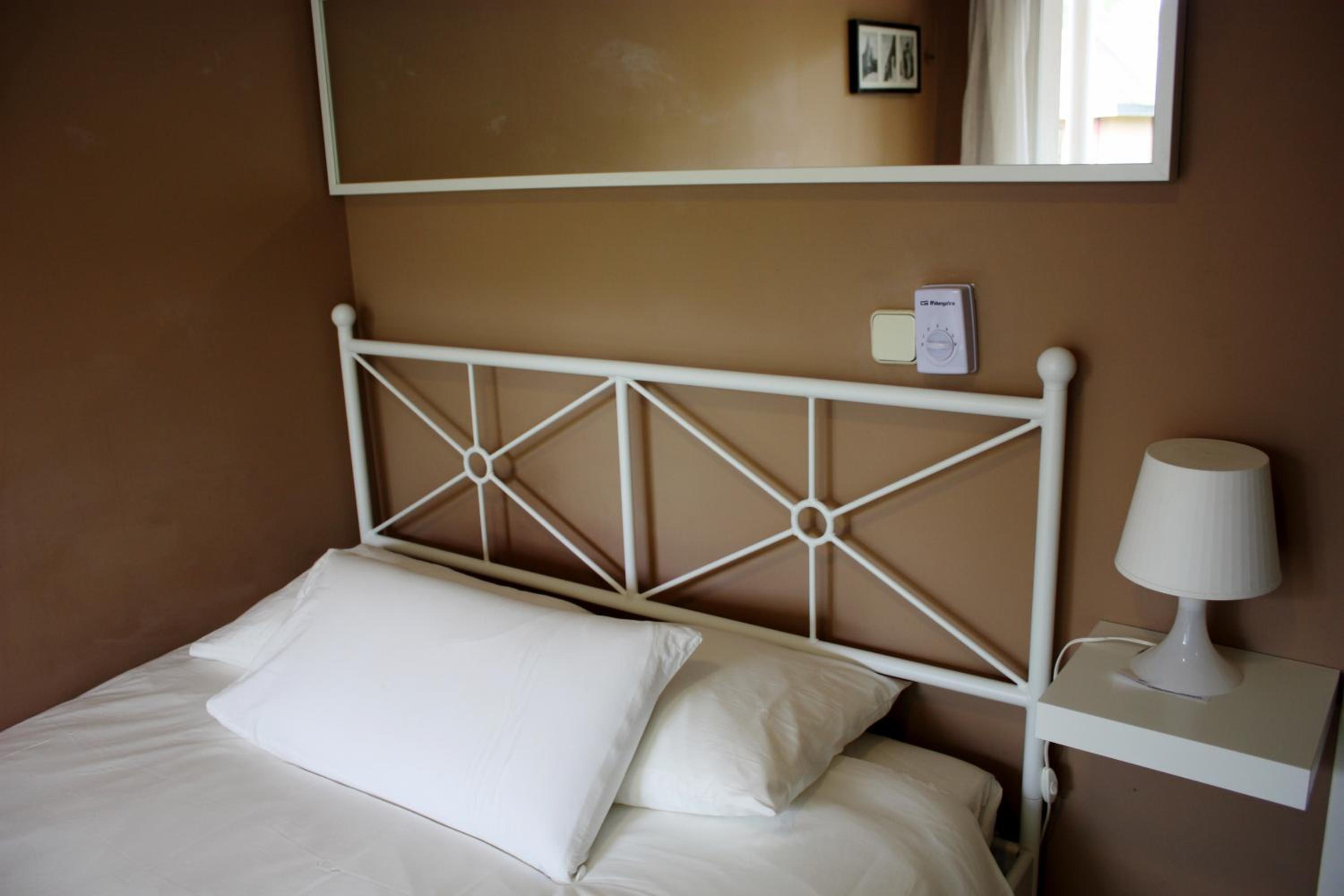 Double Room with Shared Bathroom photo 2