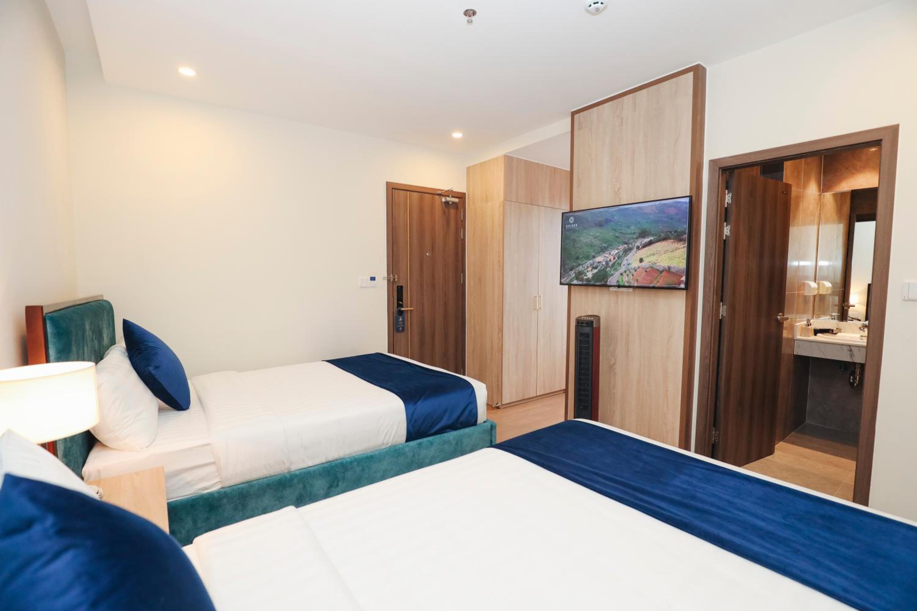 Deluxe Twin Room - Photo 3