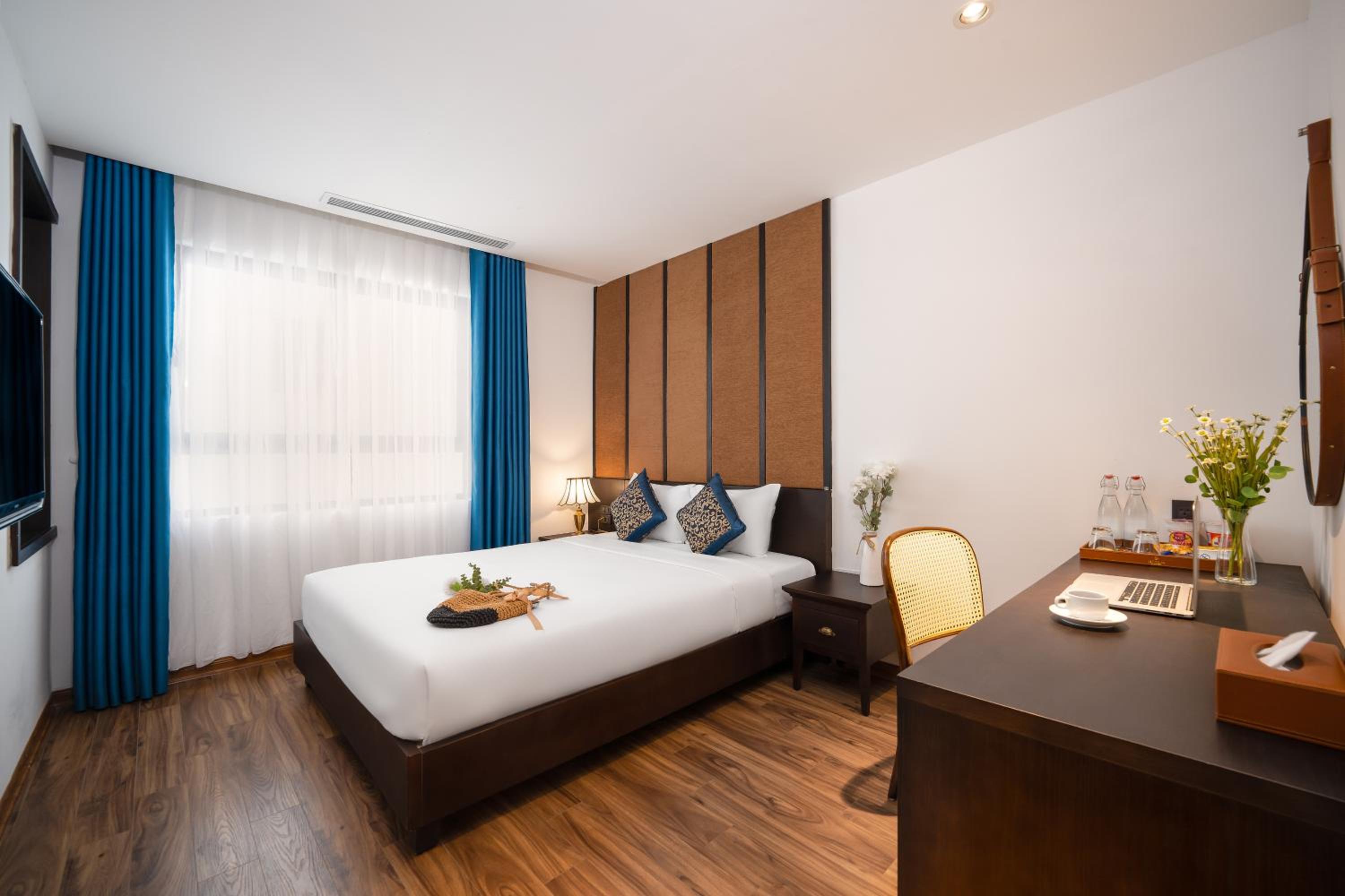 Superior Double Room with Window