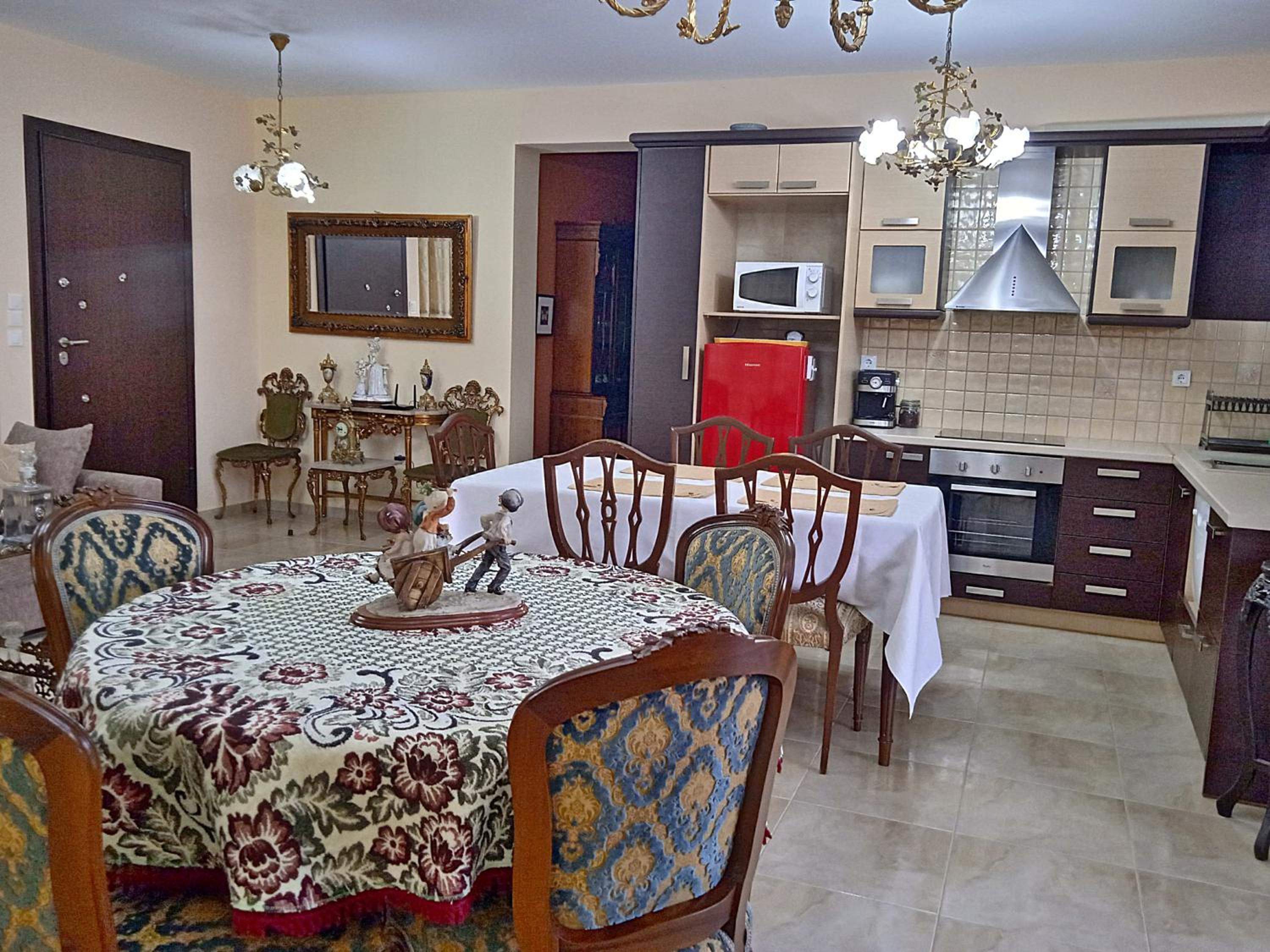 Two-Bedroom Apartment - Photo 21