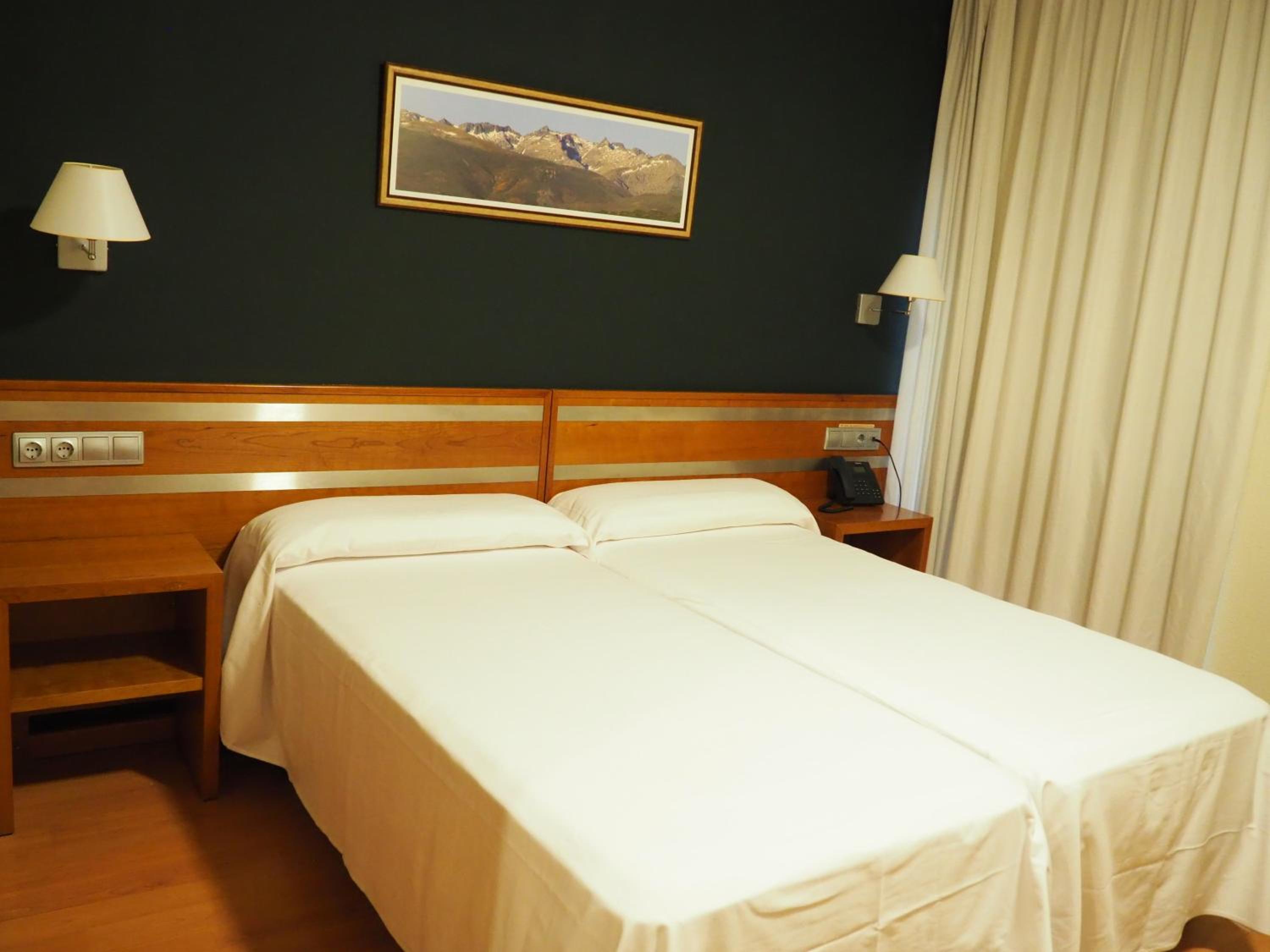 Double or Twin Room - Photo 1