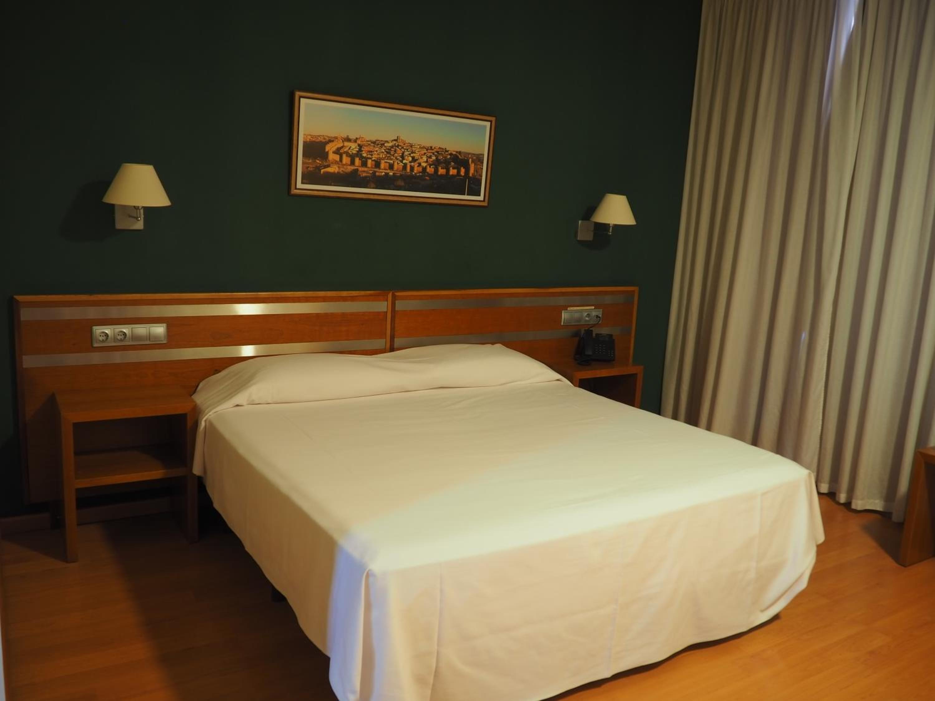 Double or Twin Room - Photo 5