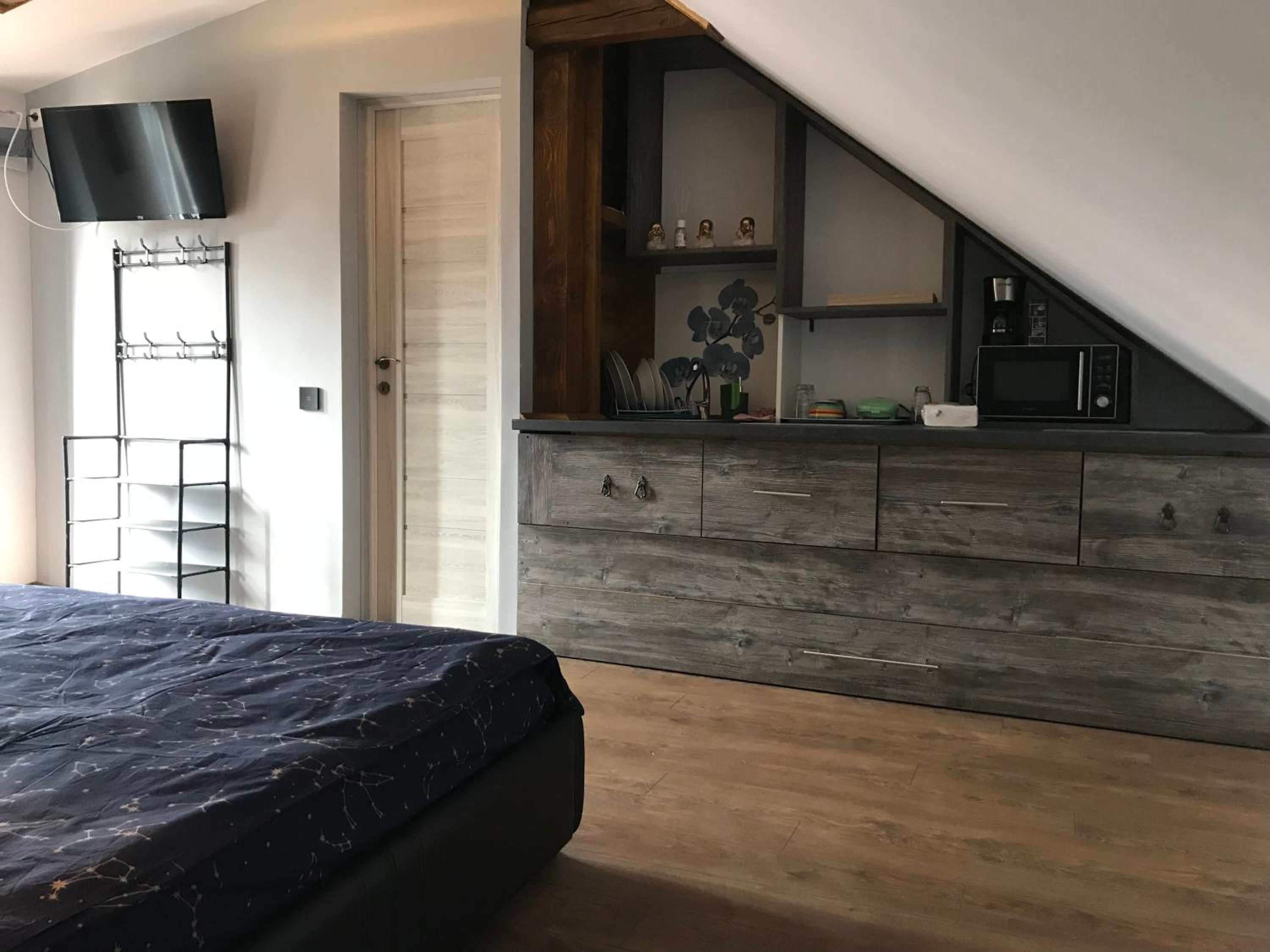 One-Bedroom Apartment - Photo 26