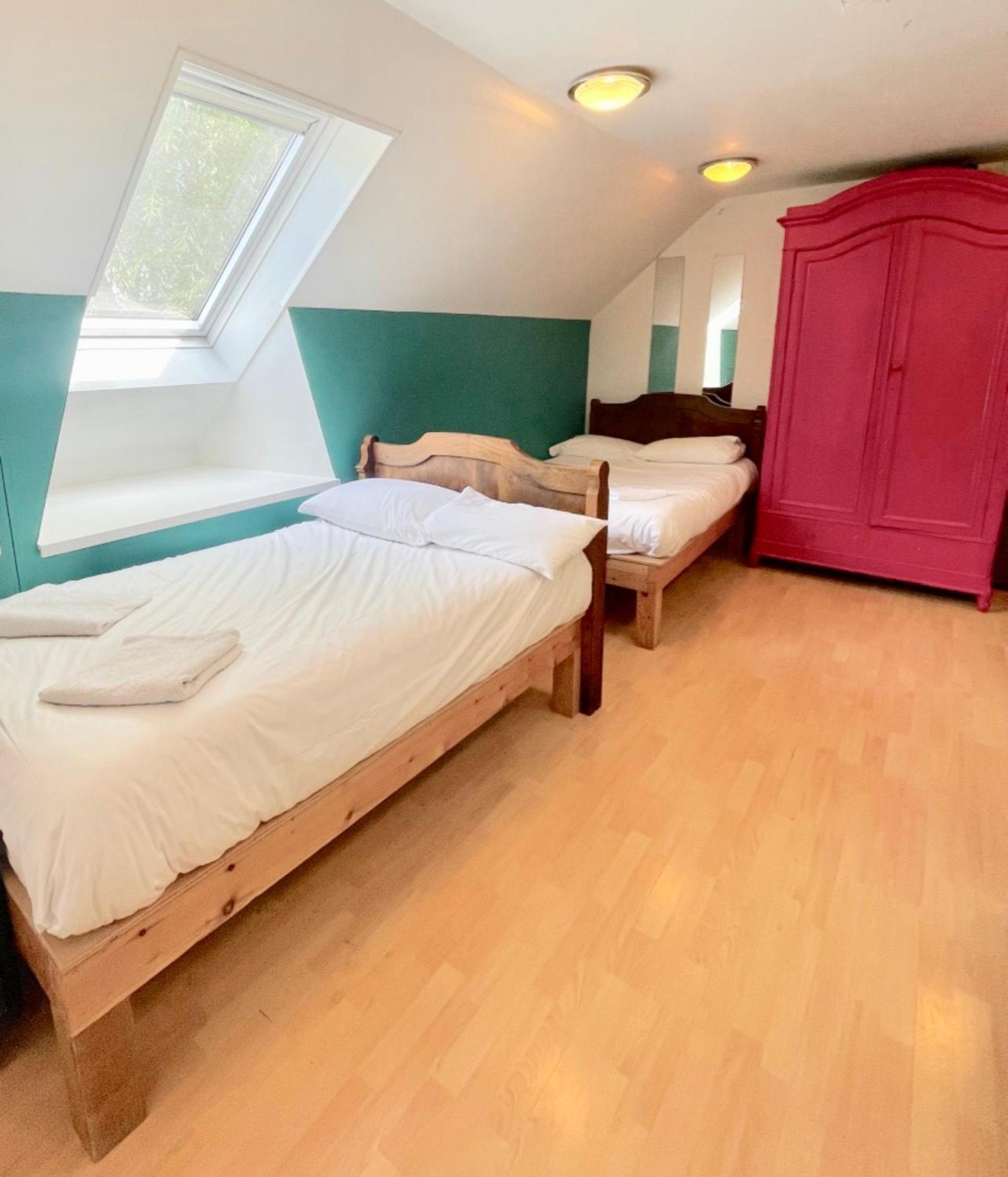 Four-Bedroom House photo 2