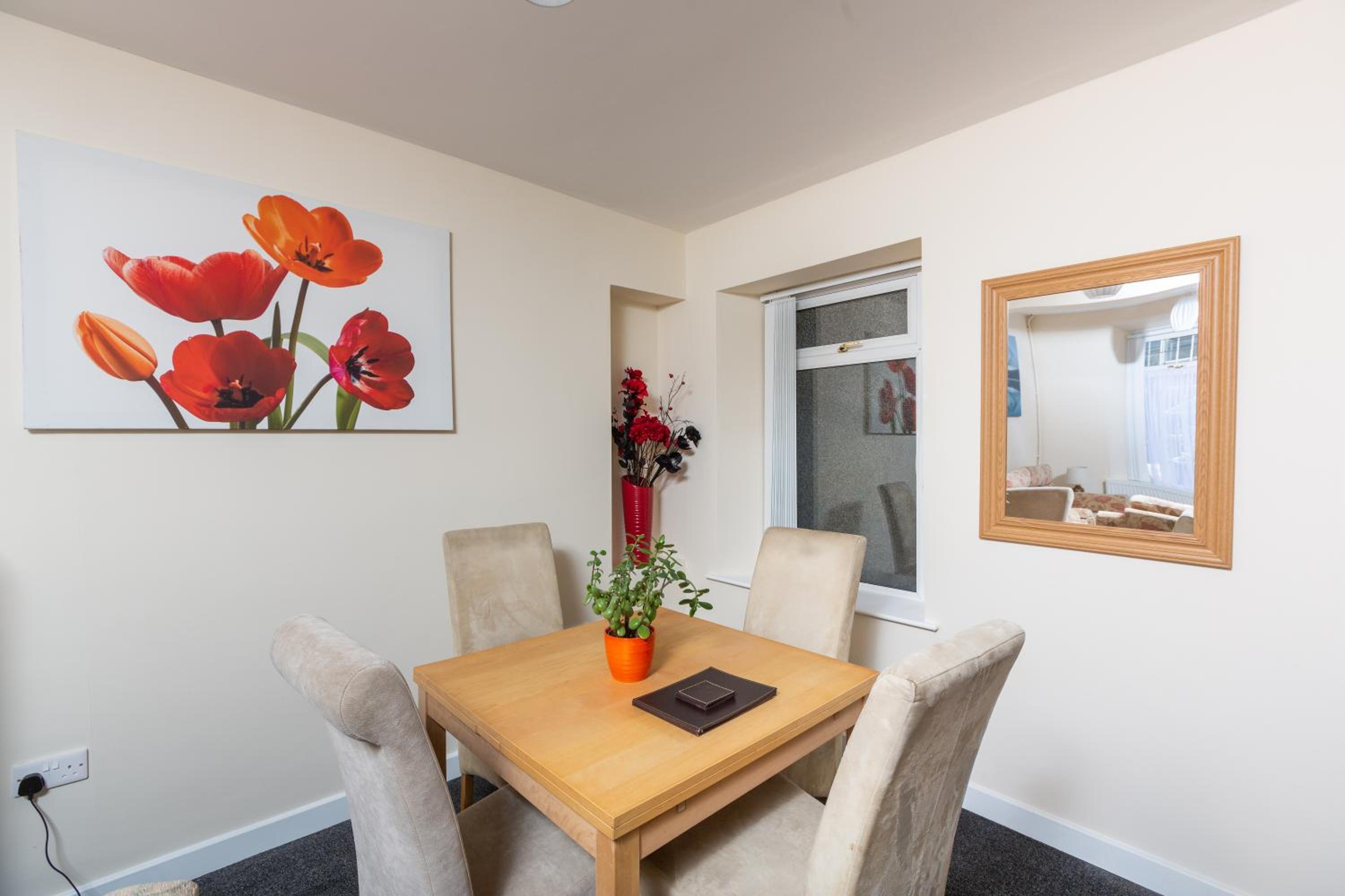 Three-Bedroom House - Photo 10