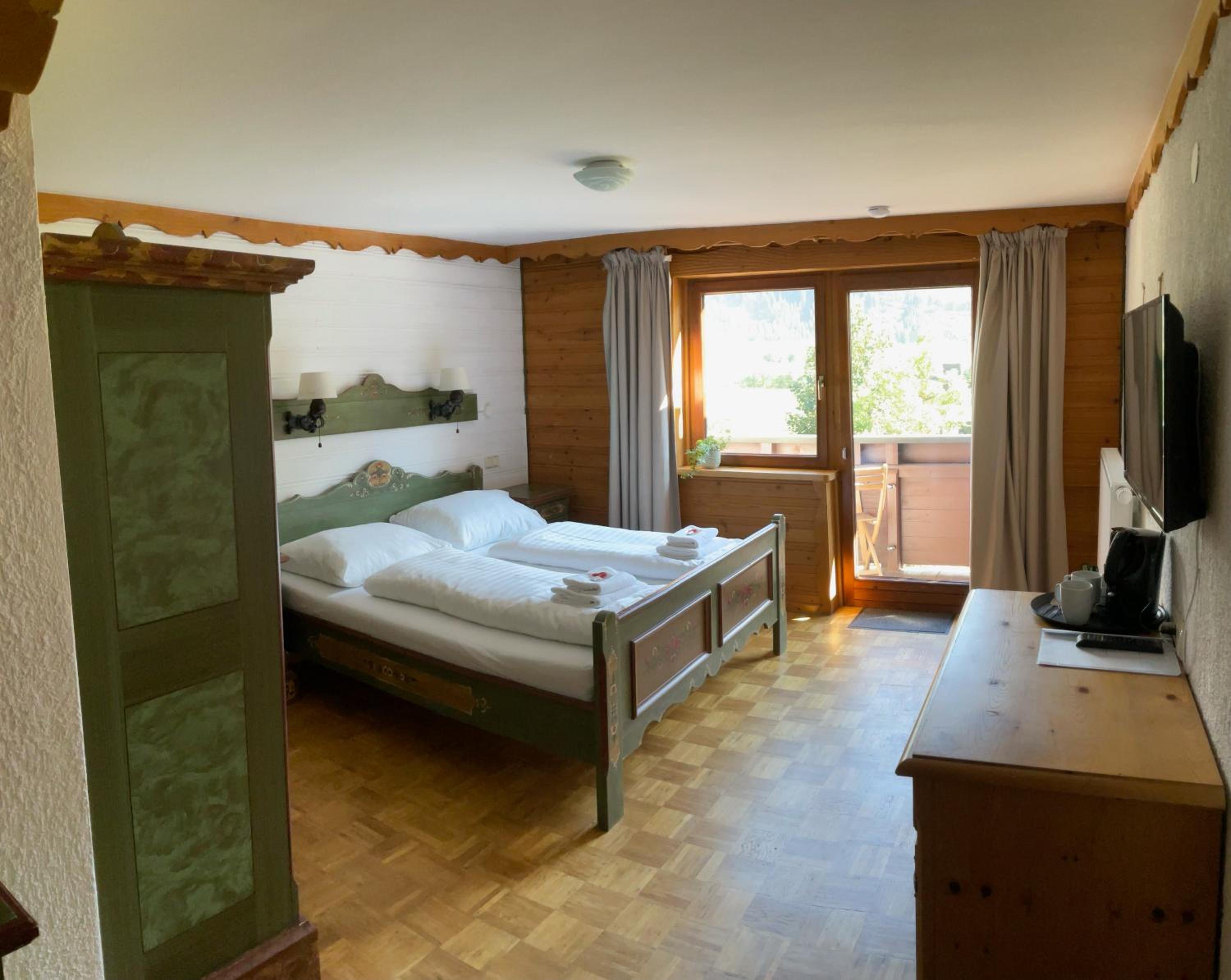 Double Room with Balcony - Photo 5