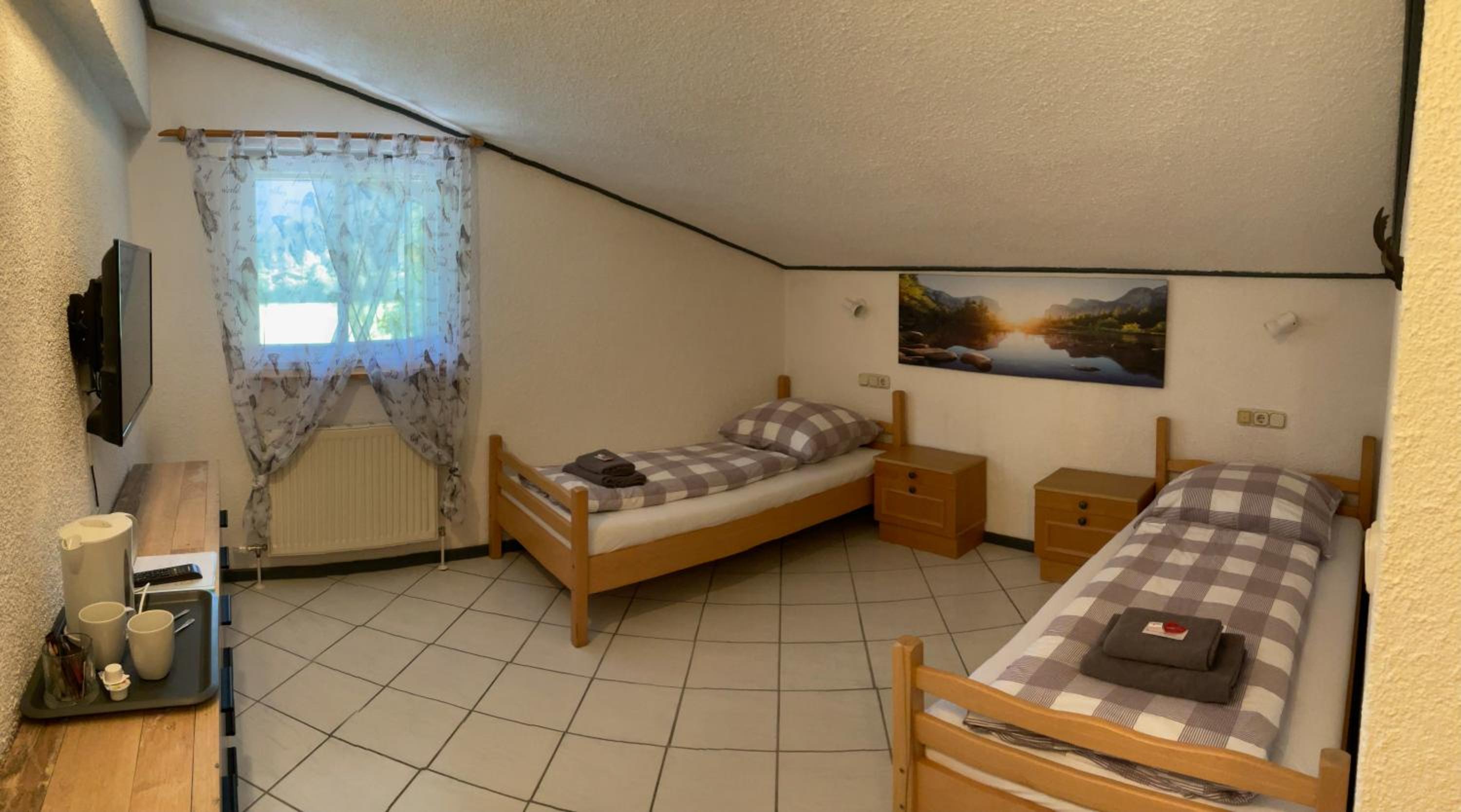 Twin Room - Photo 5